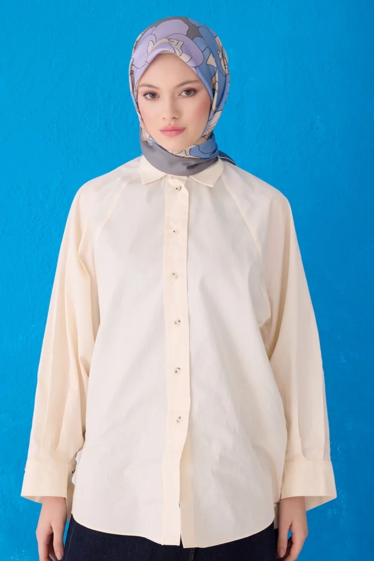 Belli Twill İpek Eşarp 4127D Çiçekli Desen Füme-Bebe Mavisi-85