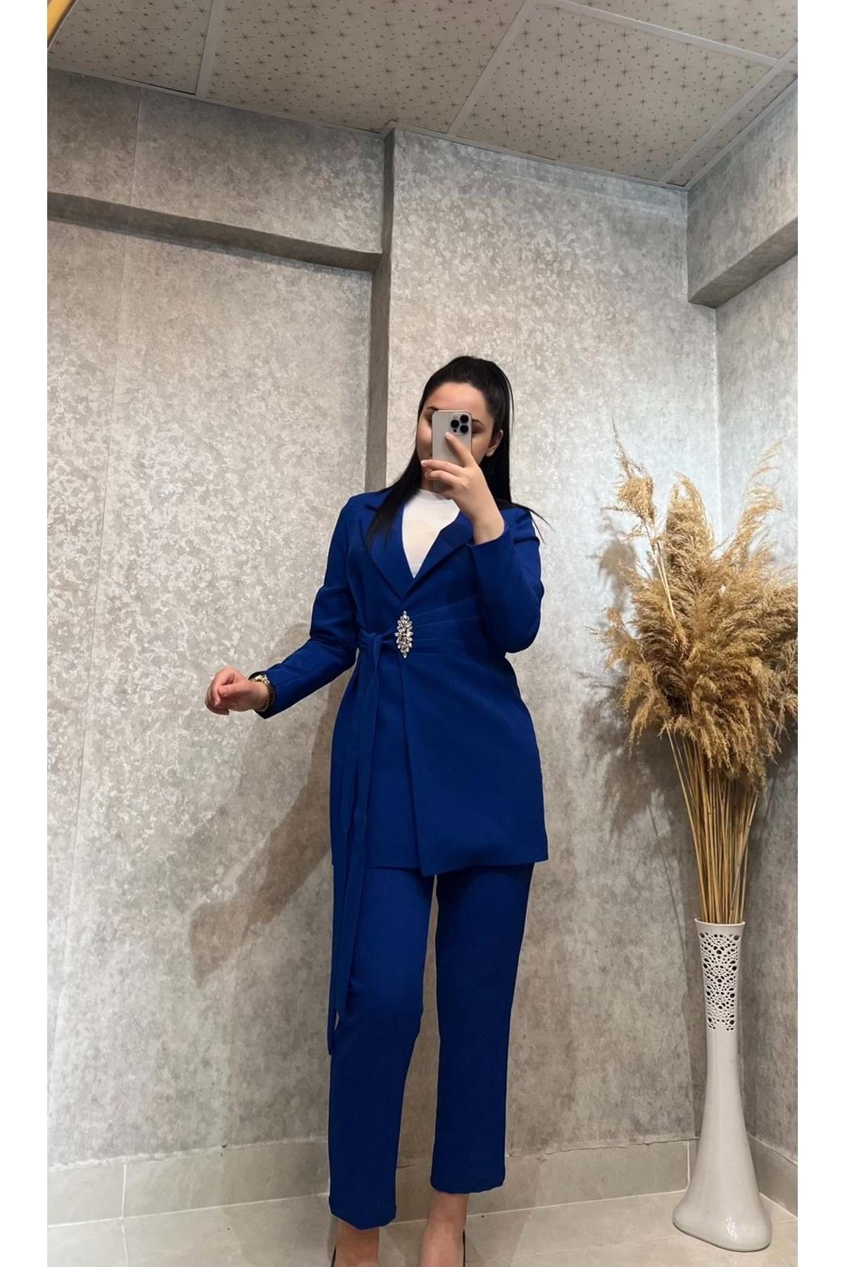 MİSS VİSHNE 25Y2203 TAKIM CEKET PANTOLON , TAŞ DETAYLI YANDAN BAĞLAMALI SAX