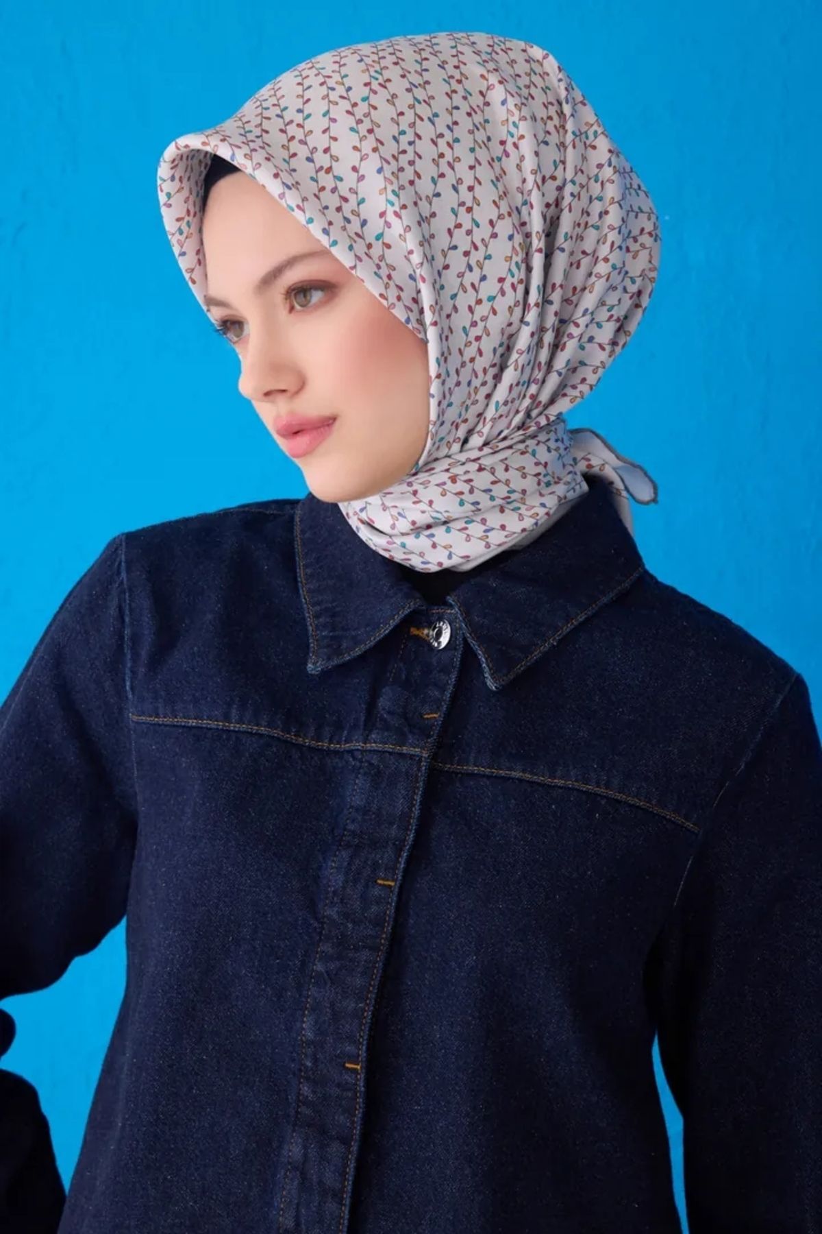 Belli Twill İpek Eşarp 4128D Çiçekli Desen Beyaz-Çok Renkli-04