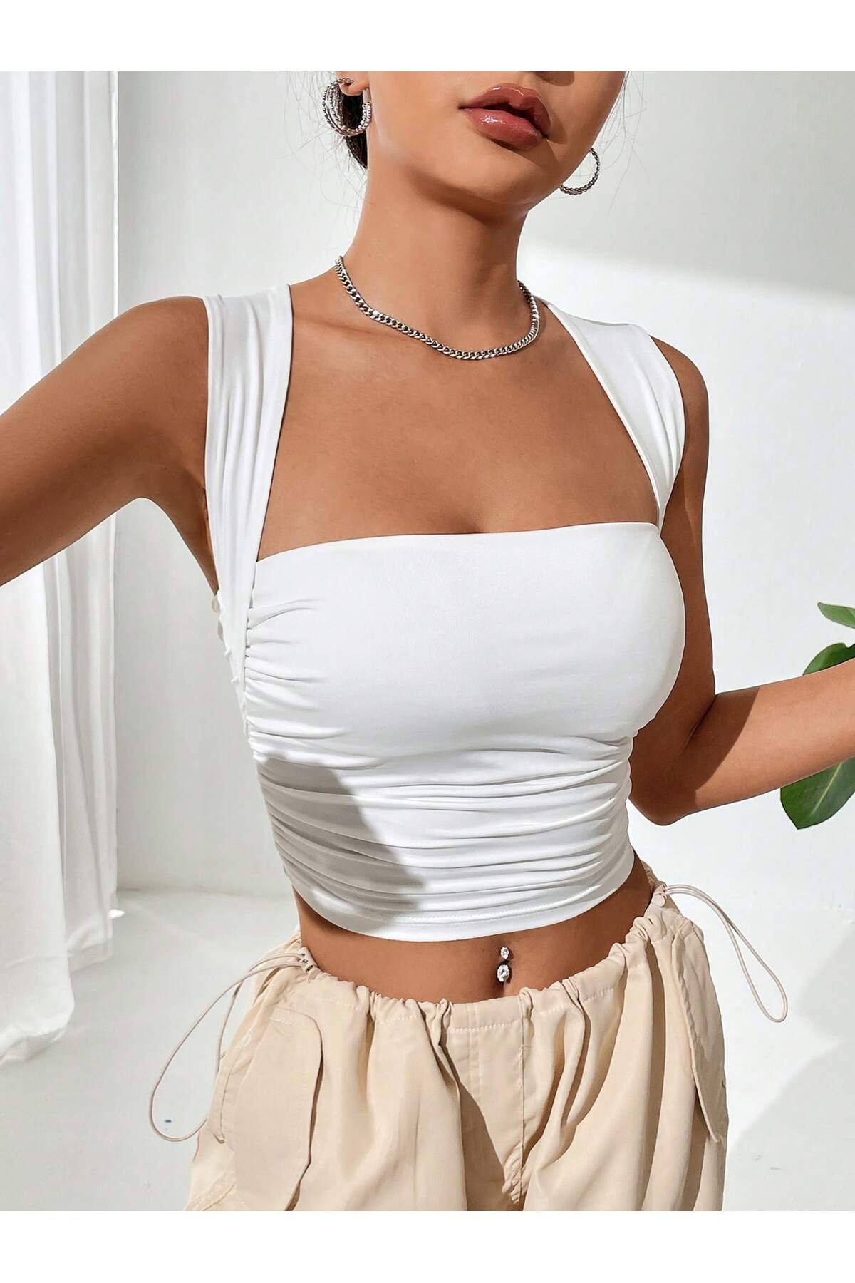 WEEST MODA  beyaz EZWEAR yan büzgülü geniş askılı üst crop - Görsel 6