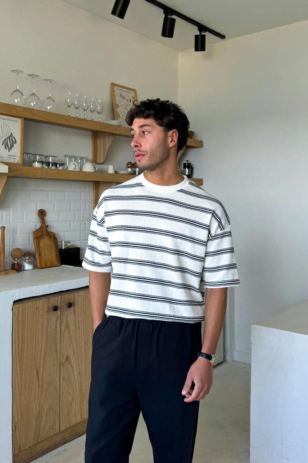 Flaw Wear Ekru Çizgili Triko Tişört