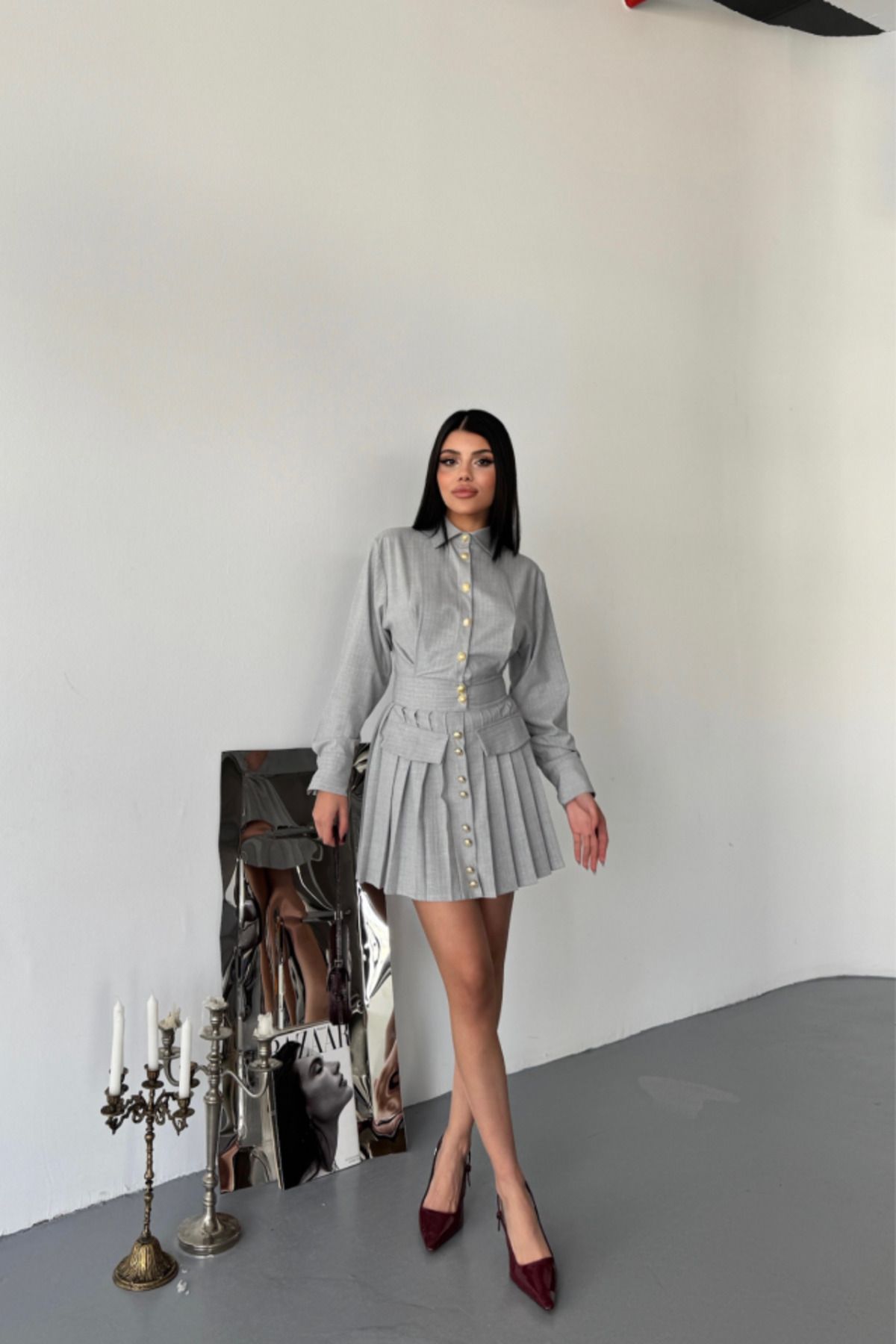 D&M Life Collection ÖNDEN GOLD DÜĞMELİ PİLELİ KISA ELBİSE - Gri - M