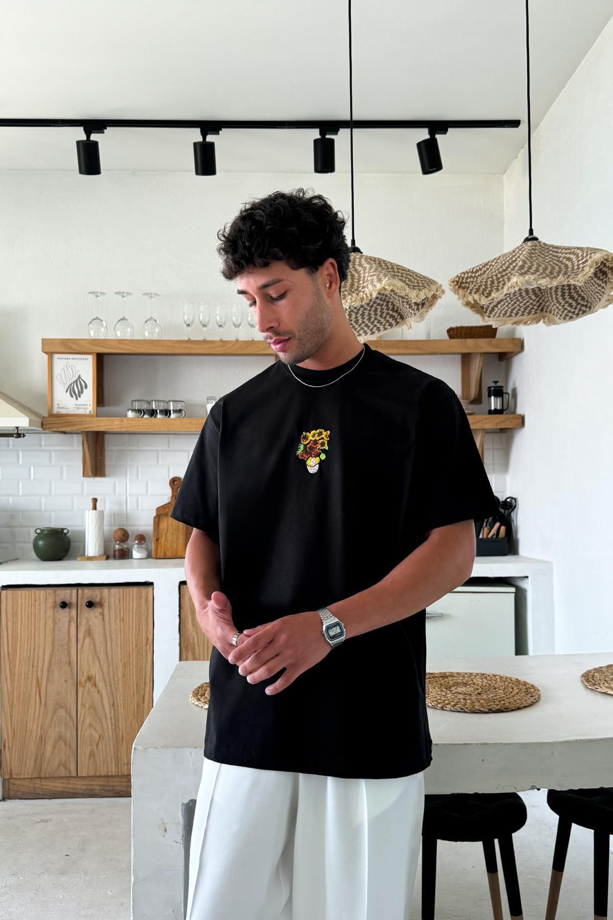 Flaw Wear Siyah Flowers Nakışlı Oversize Tişört