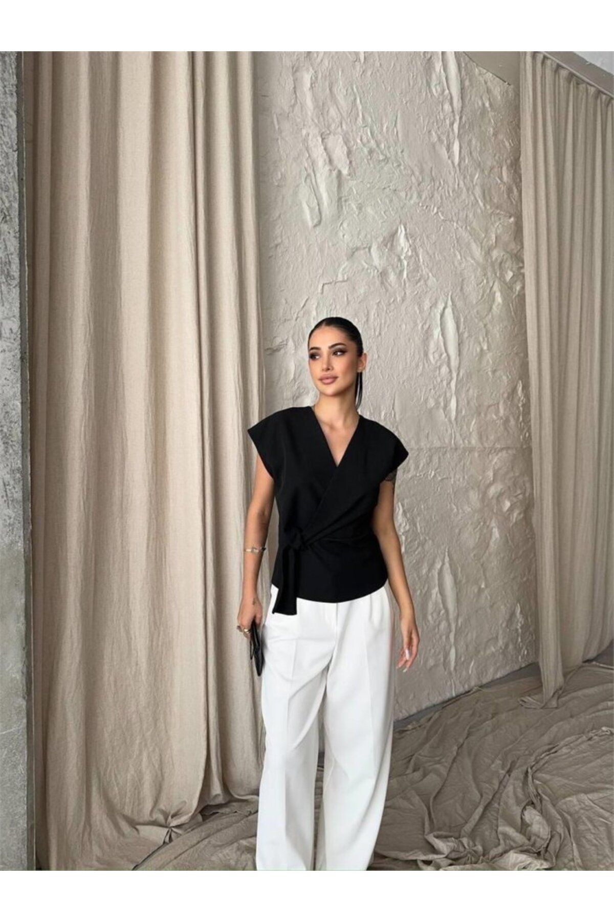 D&M Life Collection YANDAN BAĞLAMA DETAYLI KOLSUZ BLUZ - Siyah - M