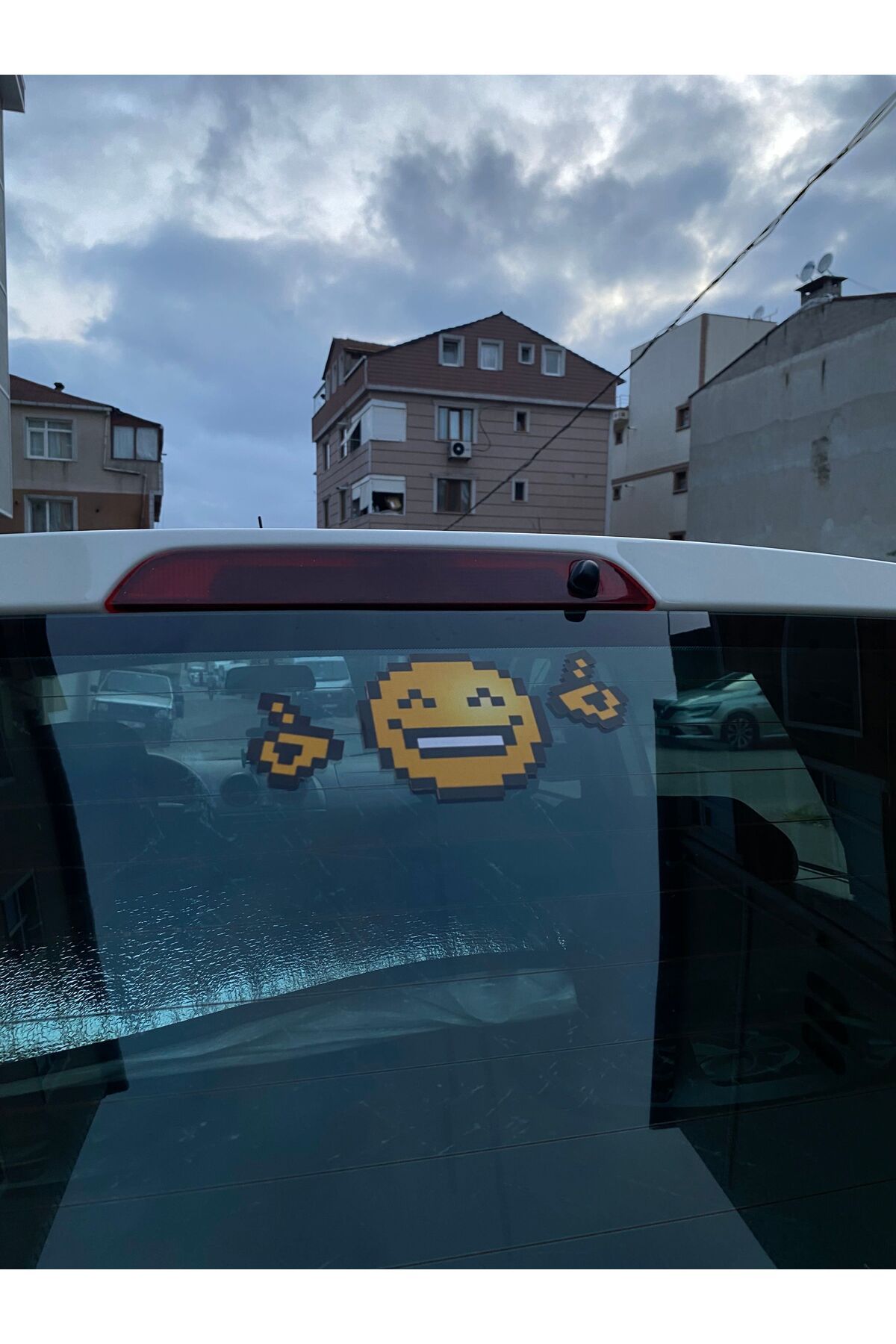 Axion Garage Gülerek Dans Eden Sticker 10 CM / Pode Pode Sentar Sticker 10 CM / Poci Poci Settar