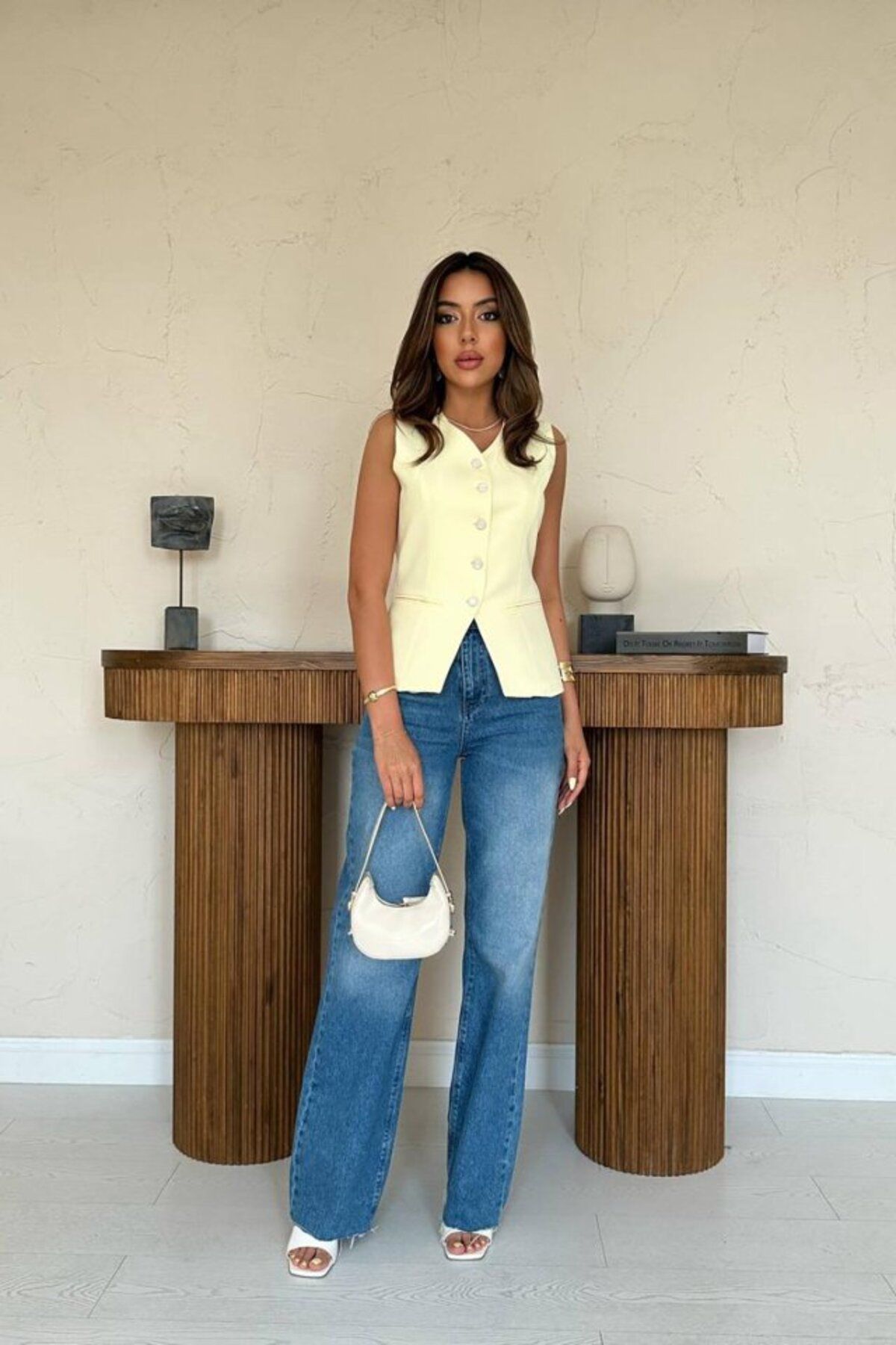 velmorafashion Sarı Belden Oturtma Detaylı Düğmeli Yelek