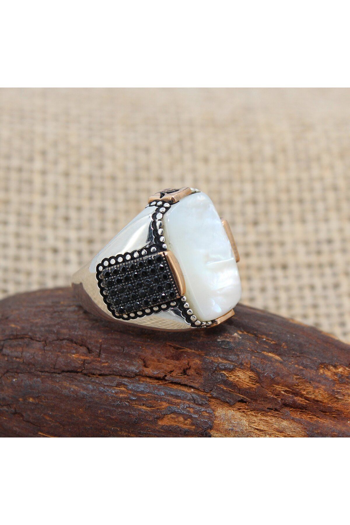 QubbeSilver Taşlı Mikro Zirkon Mıhlamalı 925 Ayar Gümüş Erkek Yüzüğü