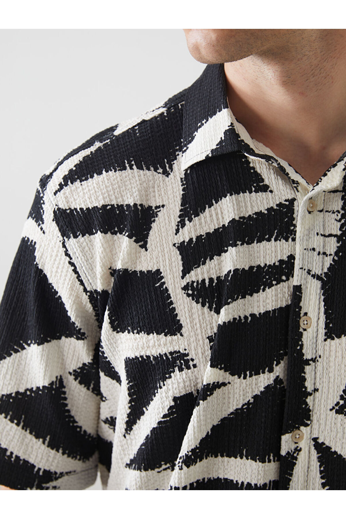 LC Waikiki-Create Your Style from Uzg Store |   Regular Fit Short Sleeve Patterned Men's Shirt 4
