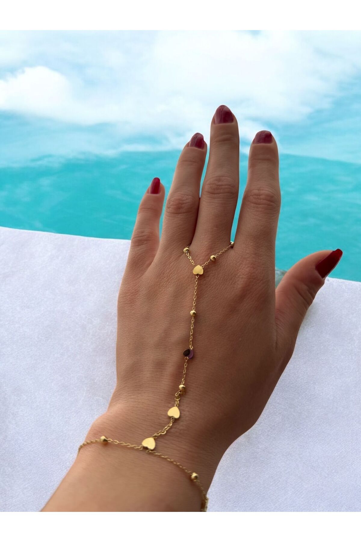 AKMNY BOUTIQUE Kalp Detaylı Gold Rengi Çelik Şahmeran