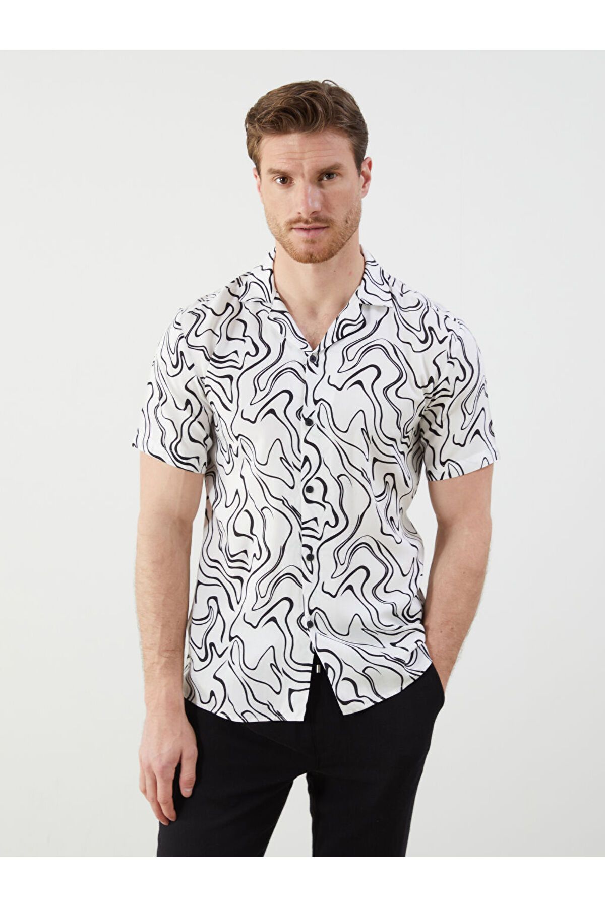 LC Waikiki Yeni Sezon Regular Fit Kisa Kollu Desenli Viskon Erkek Gomlek - S5NB23Z8