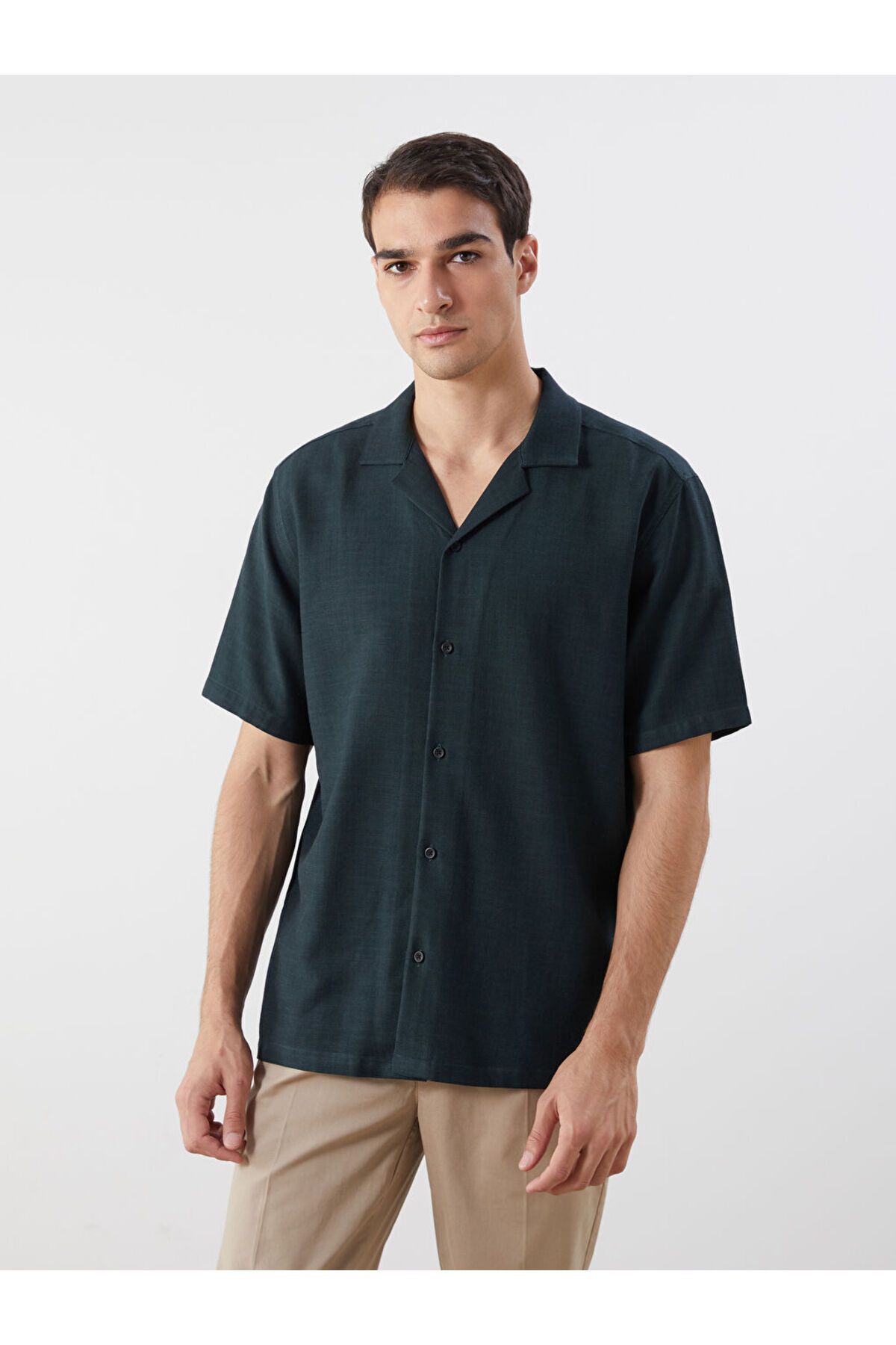 LC Waikiki LCW Regular Fit Kısa Kollu Keten Görünümlü Erkek Gömlek