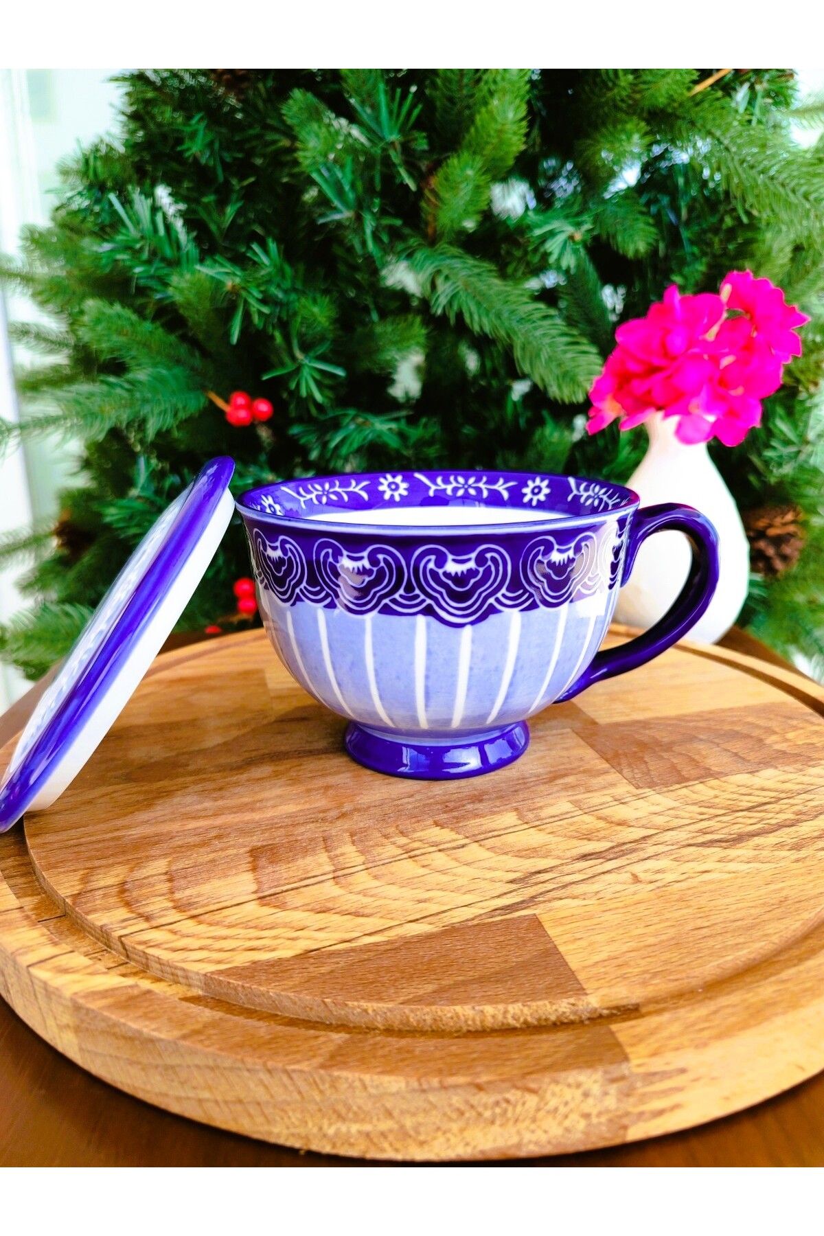 Madame Coco-Revve Classic Tea Cup with Lid - 300 ml 3