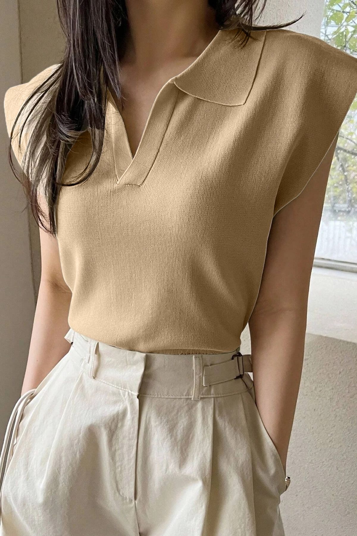 AQE FASHION Kadın Sıfır Kol Polo Yaka Kolsuz Rahat Kesim Şık Tasarım Terletmeyen Vizon Bluz