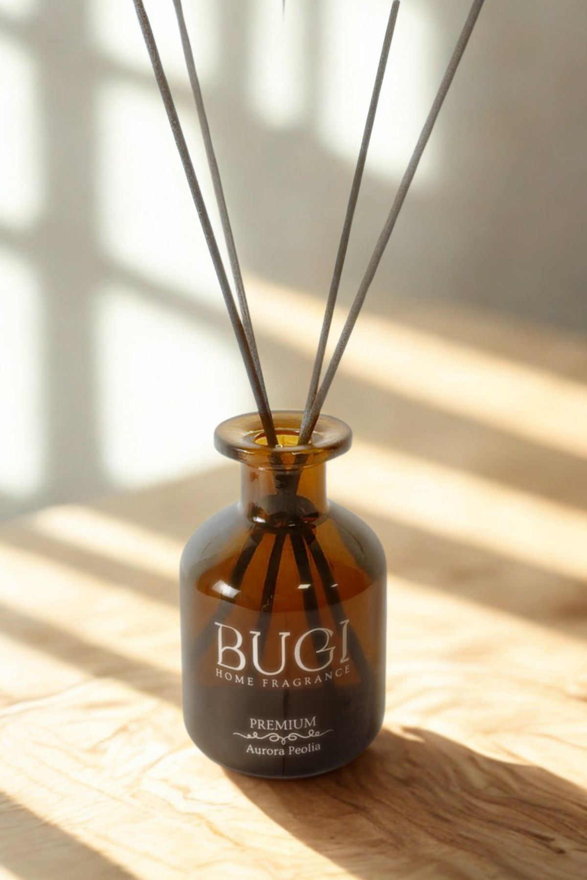 BUGİ HOME COLLECTİON Aurora Peolia Çubuklu Ev, Oda Kokusu Odunsu Oda Kokusu 150ml