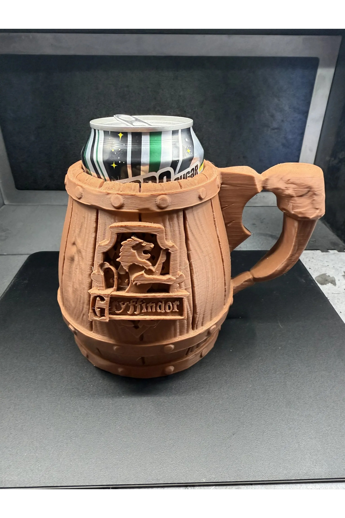 Gryffindor-Themen-Kühlbox-Hülle – 3D-gedruckte dekorative Dose Koozie 11 CM