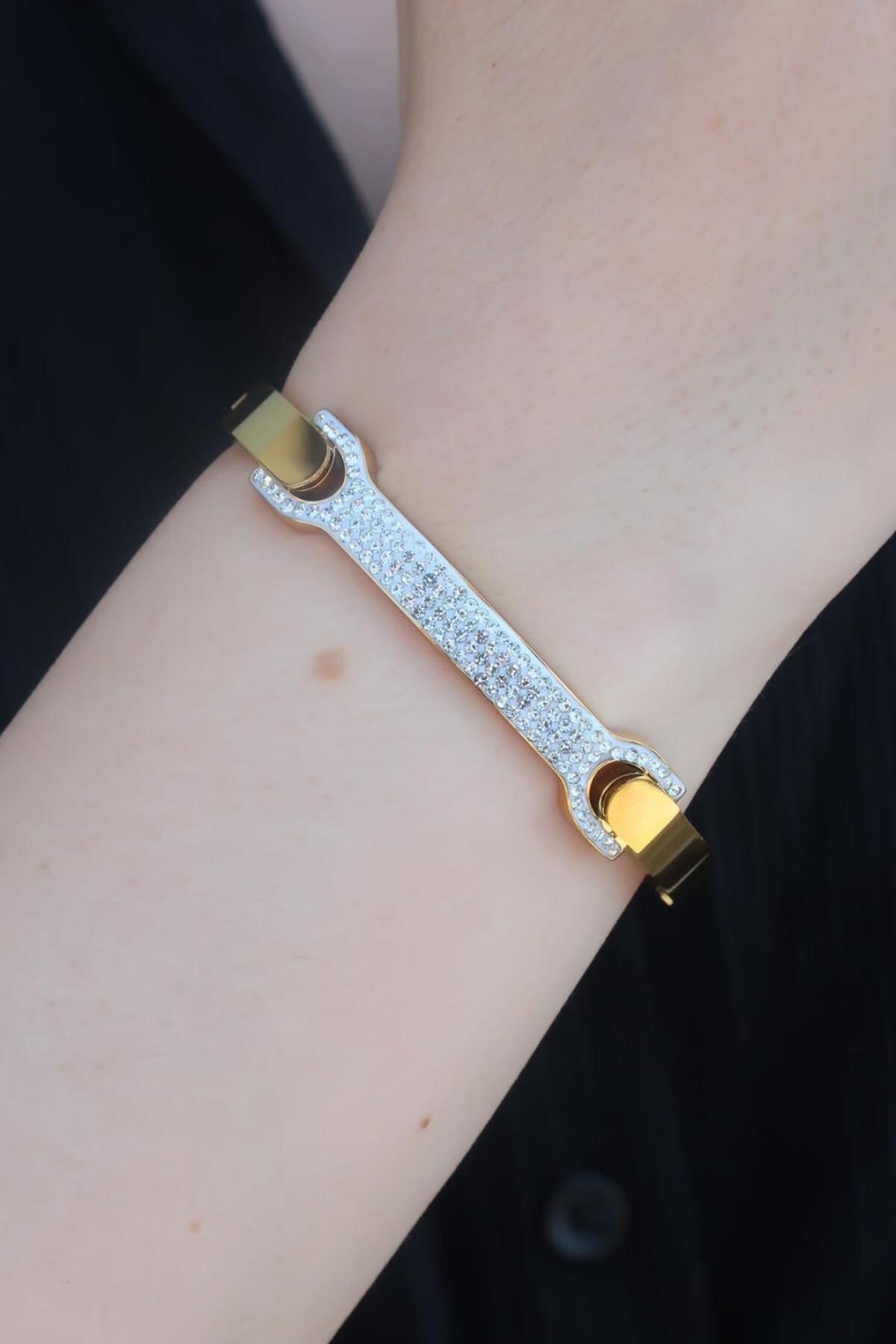 AfraBeauty 316L Çelik Gold Renk Zirkon Taşlı Kadın Kelepçe