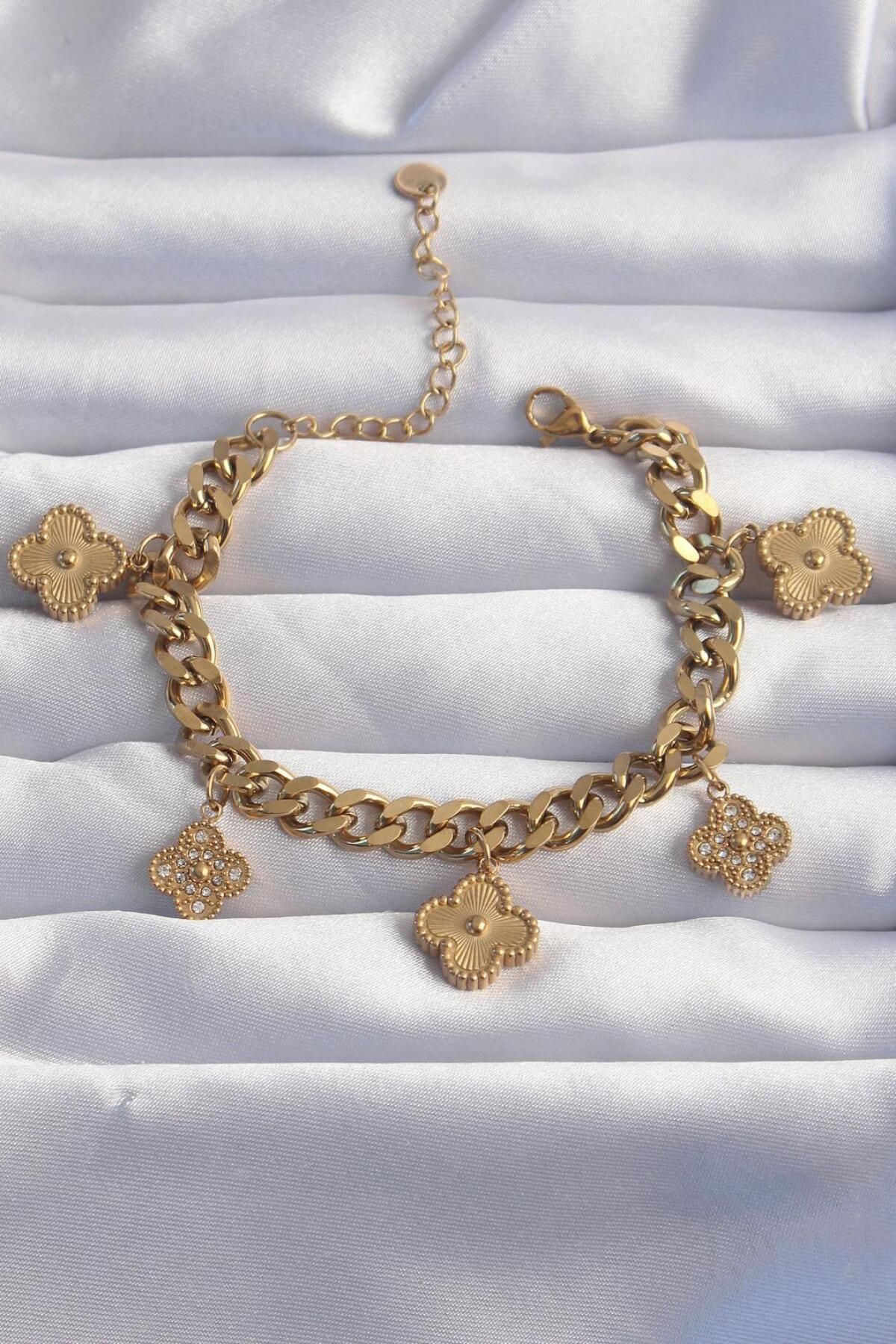 AfraBeauty 316L Çelik Gold Renk Zirkon Taşlı Yonca Model Bileklik