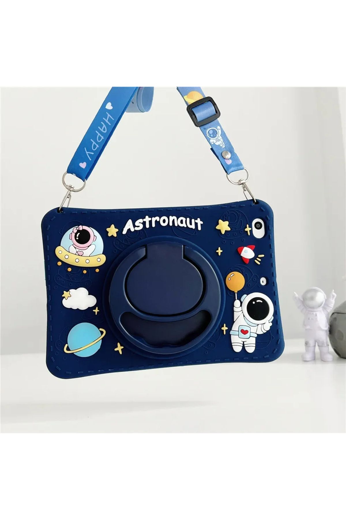 MMPSHOP İpad 8. / 9. Nesil 10.2 İnç Uyumlu Astronot Figürlü Boyun Askılı Karakterli Çocuk Tablet Kılıfı