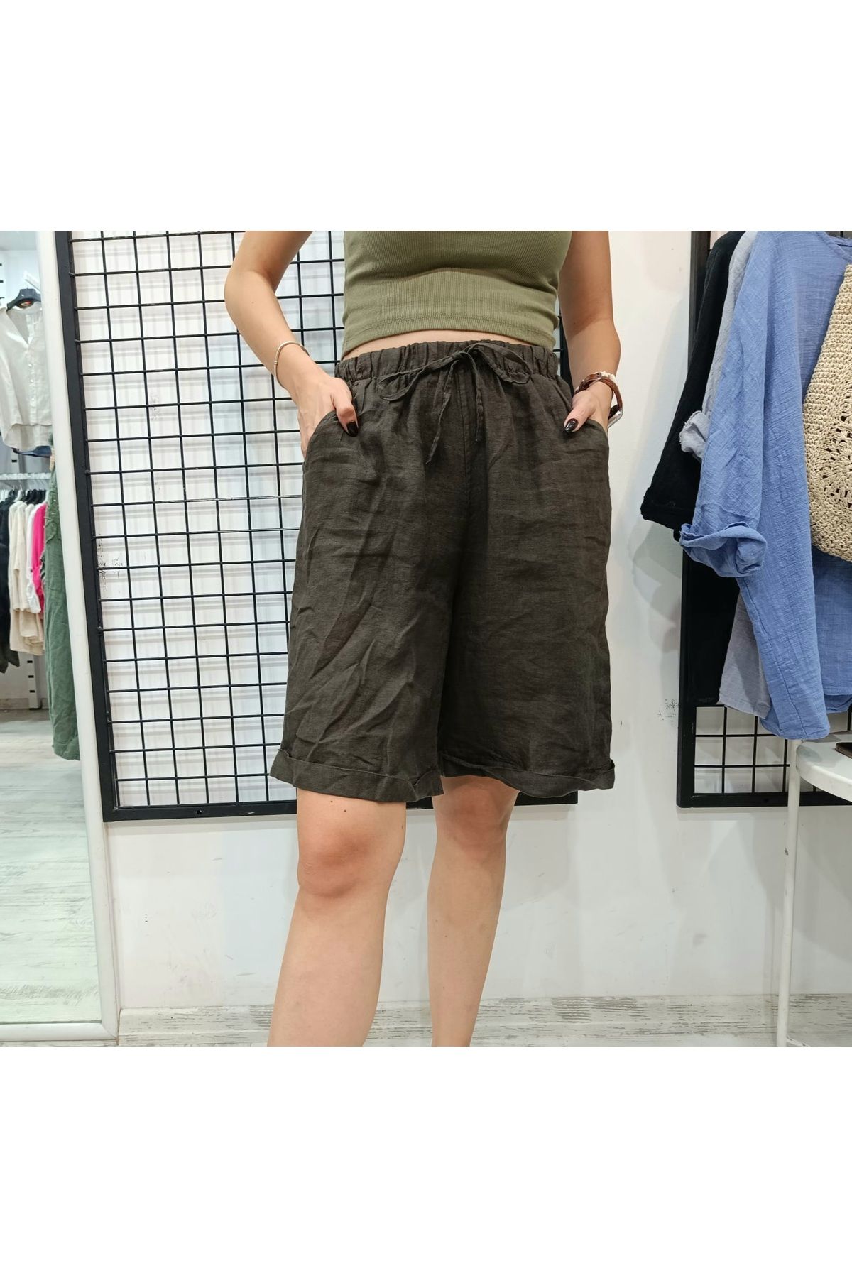Butik Şans Lastikli Bel Cep Detaylı İtalyan Keten Şort