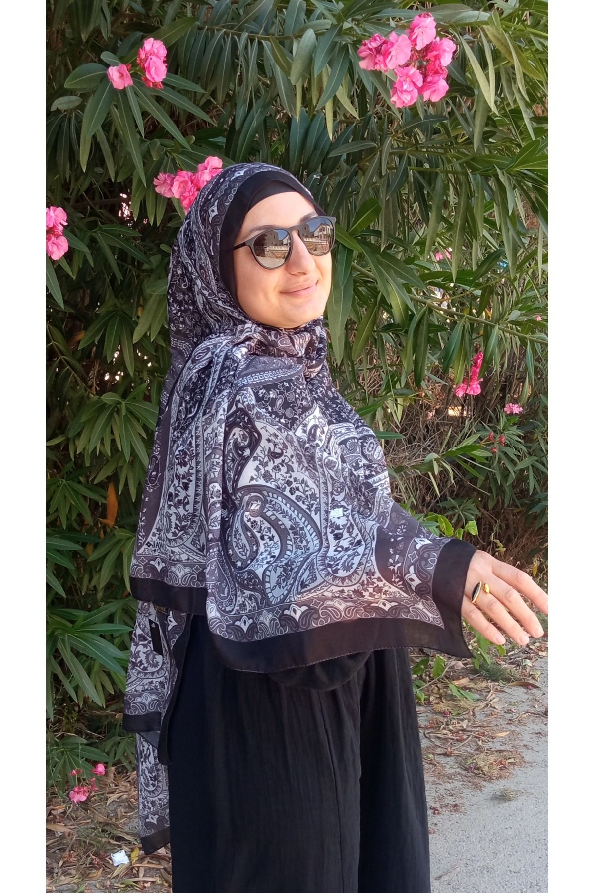Erdem Hint desenli şal modelimiz Siyah gri 185x75