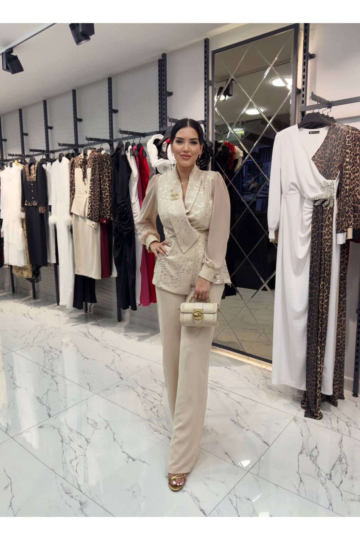Castivo Fashion Sim Detaylı Şifon Kol Takım