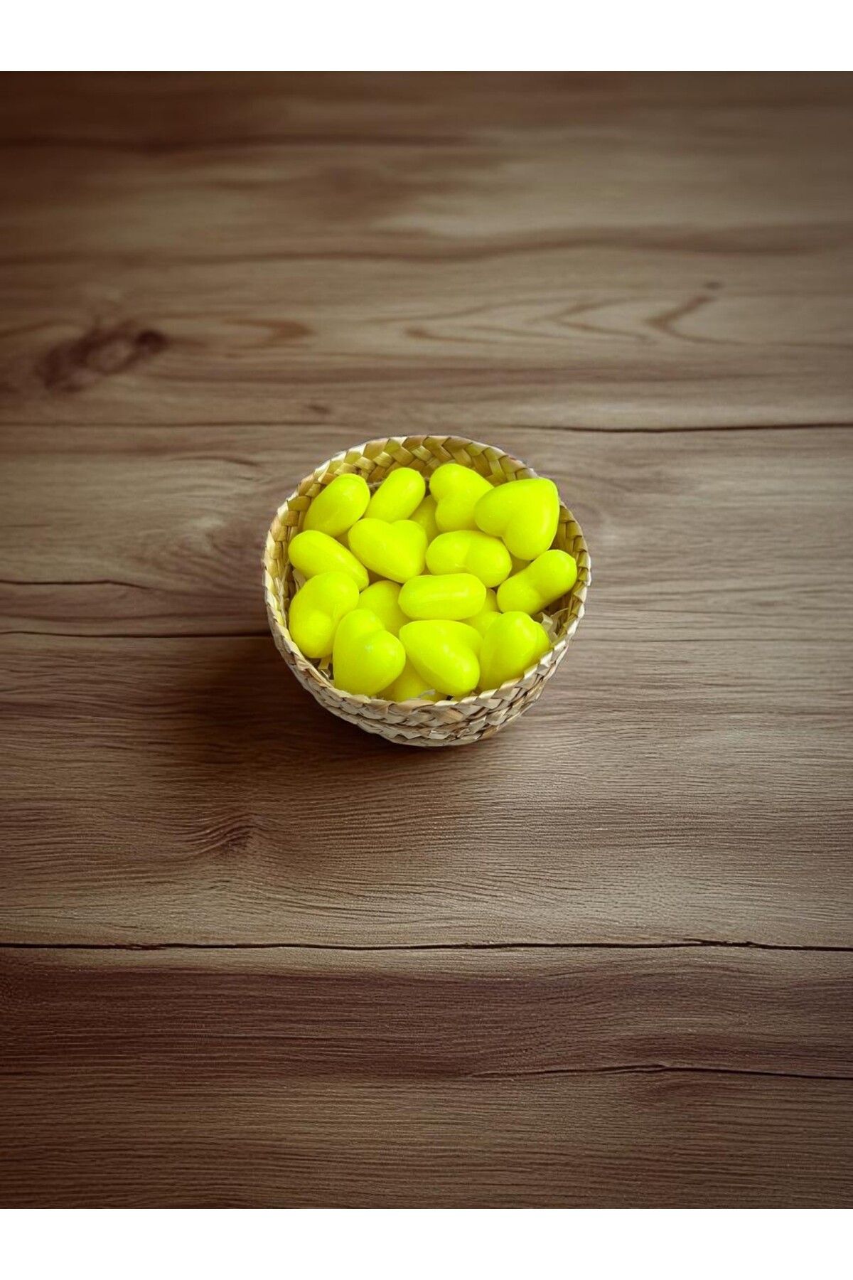 EQMQ STORE KOZMETİK Mini Kalpli Dekoratif Kokulu Sepetli Sarı Sabun (Sepet içerisinde 20 Adet 2*2 cm)