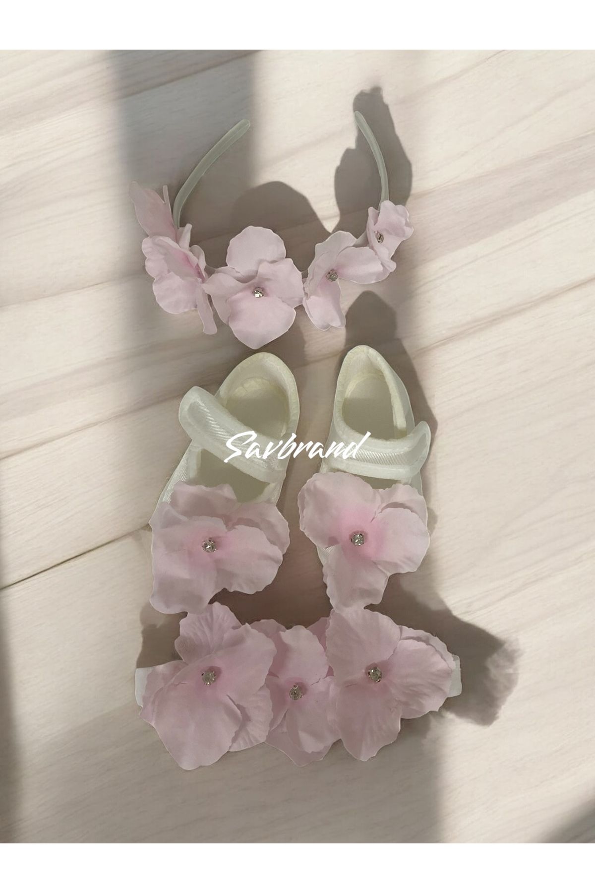 SavBrand Ortancalı Lohusa Anne Tacı Bandanası ve Bebek Patiği