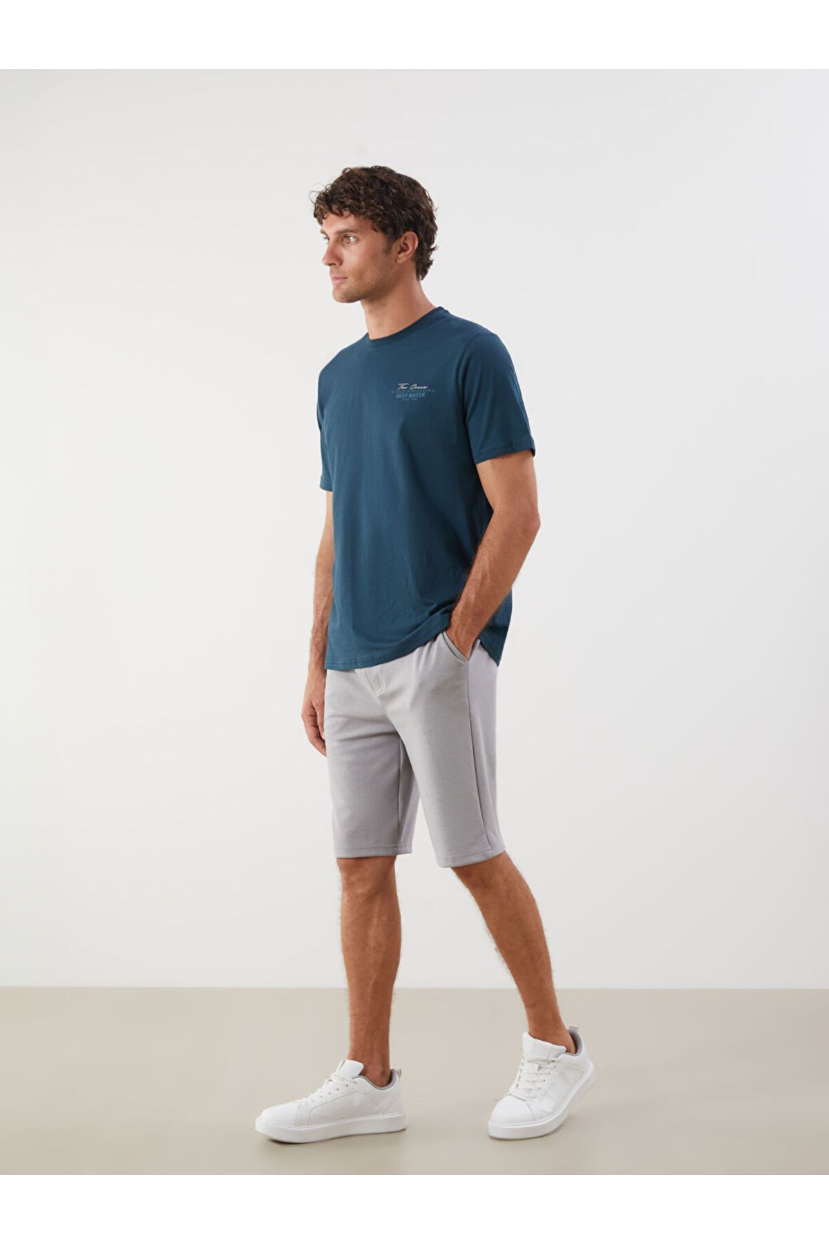 LC Waikiki-Create Your Style from Uzg Store |   Standard Fit Men's Shorts 2