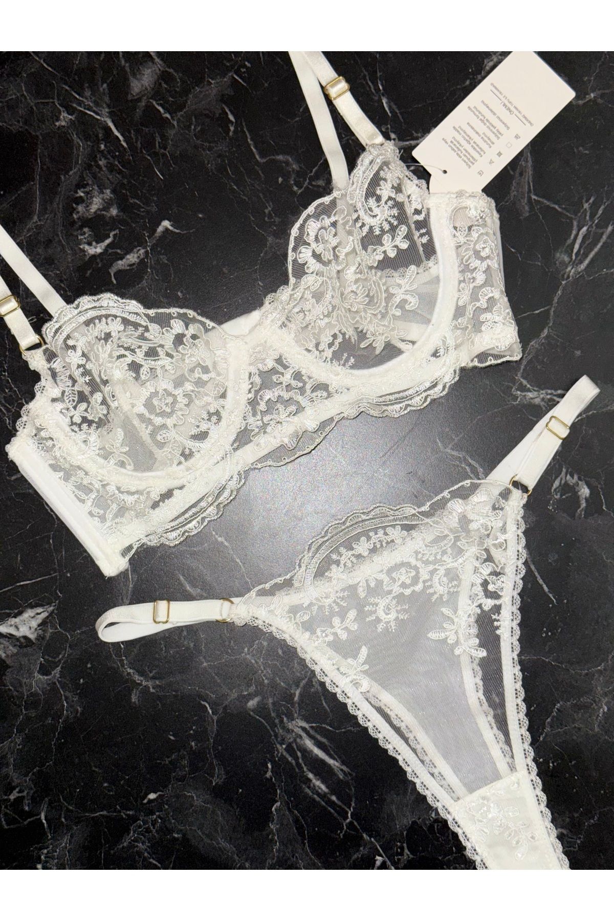 Purelove Secret Beyaz Dantel İşlemeli Balenli Brode Sütyen Takım