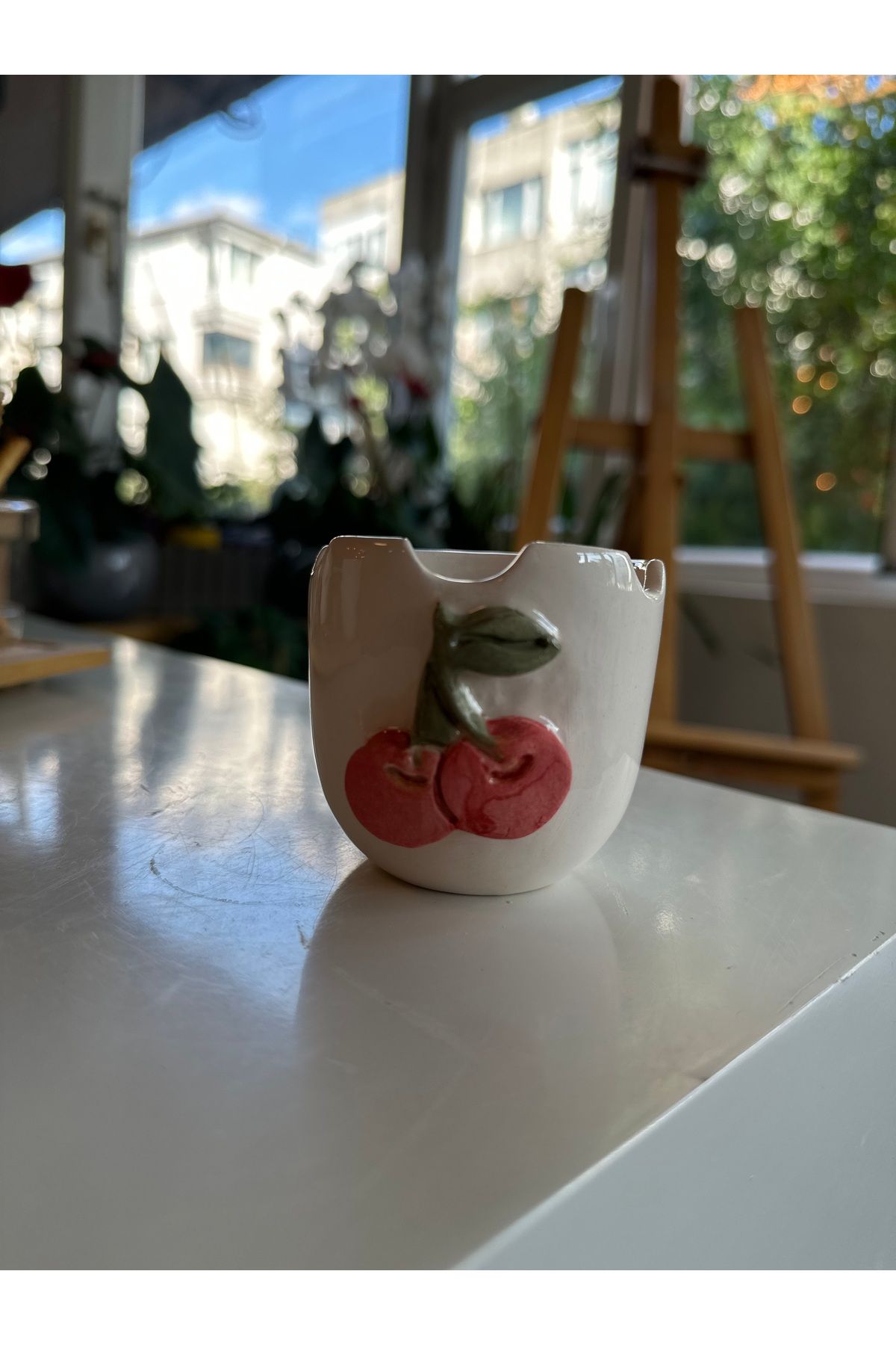 Vaveyla Sanat El Yapımı Kiraz Figürlü Seramik Saksı – Dekoratif Obje & Sukulent Saksısı