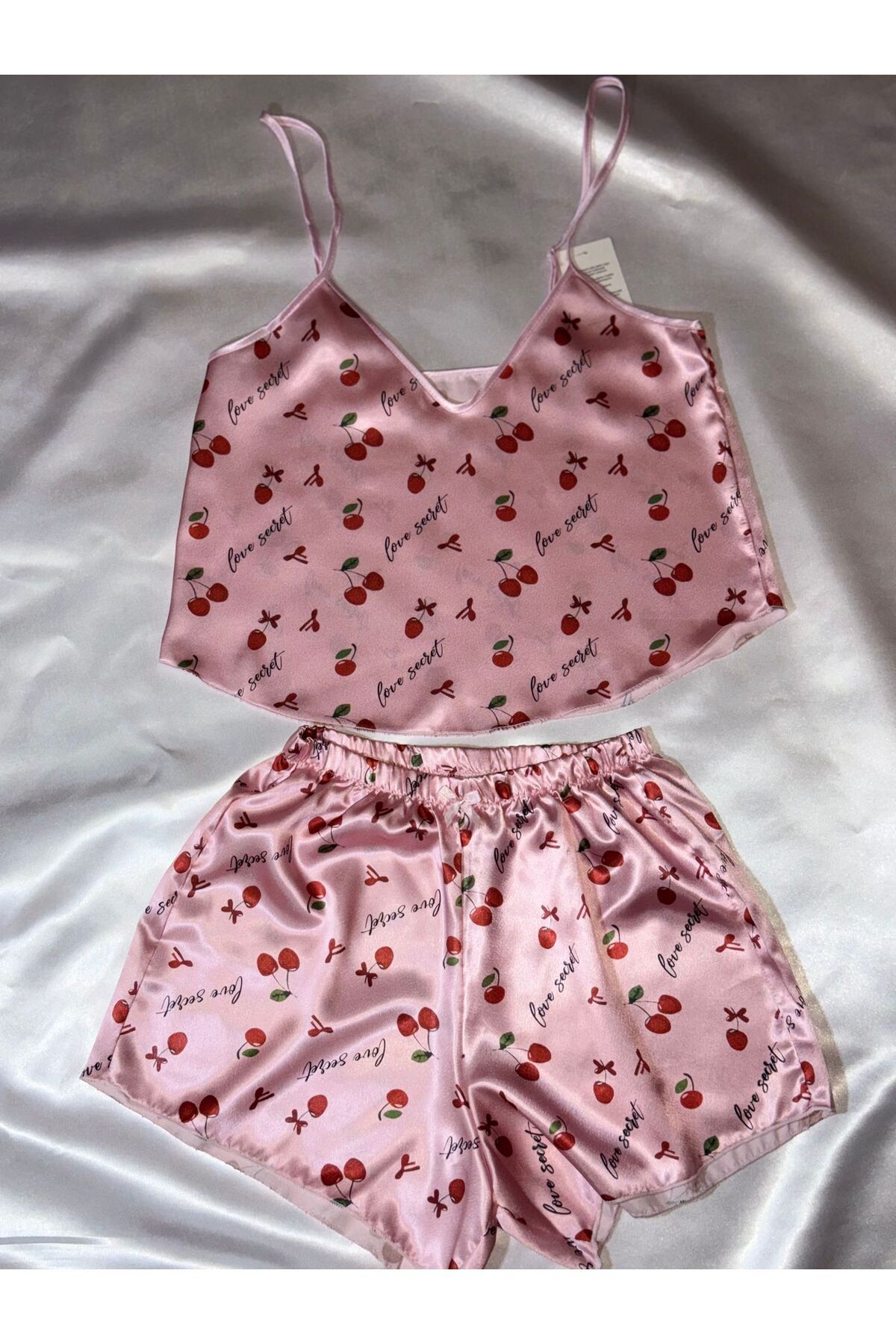 Purelove Secret Pembe Kiraz Desenli Askılı Kısa Saten Şort Takım