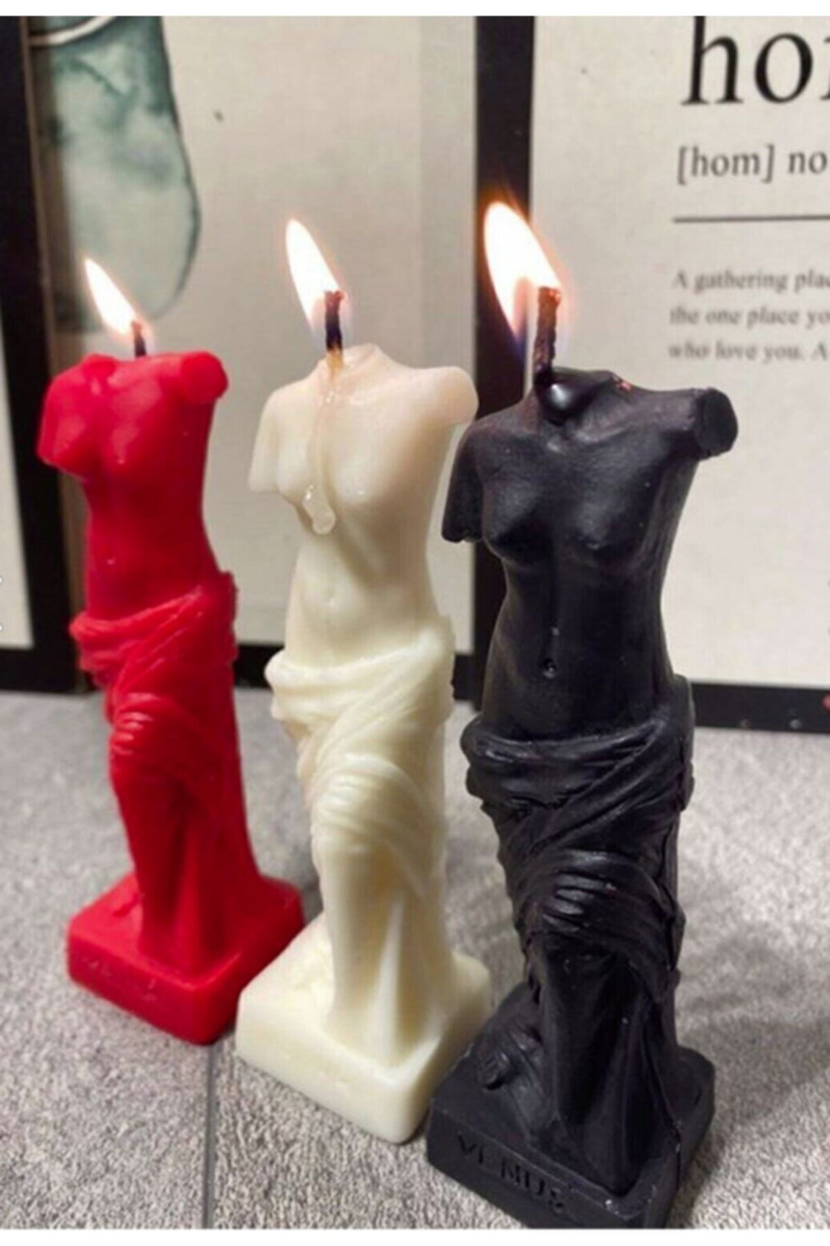 Saatistan 3'lü Kokulu Kadın Mum Seti, Kırmızı Beyaz Siyah Renkler