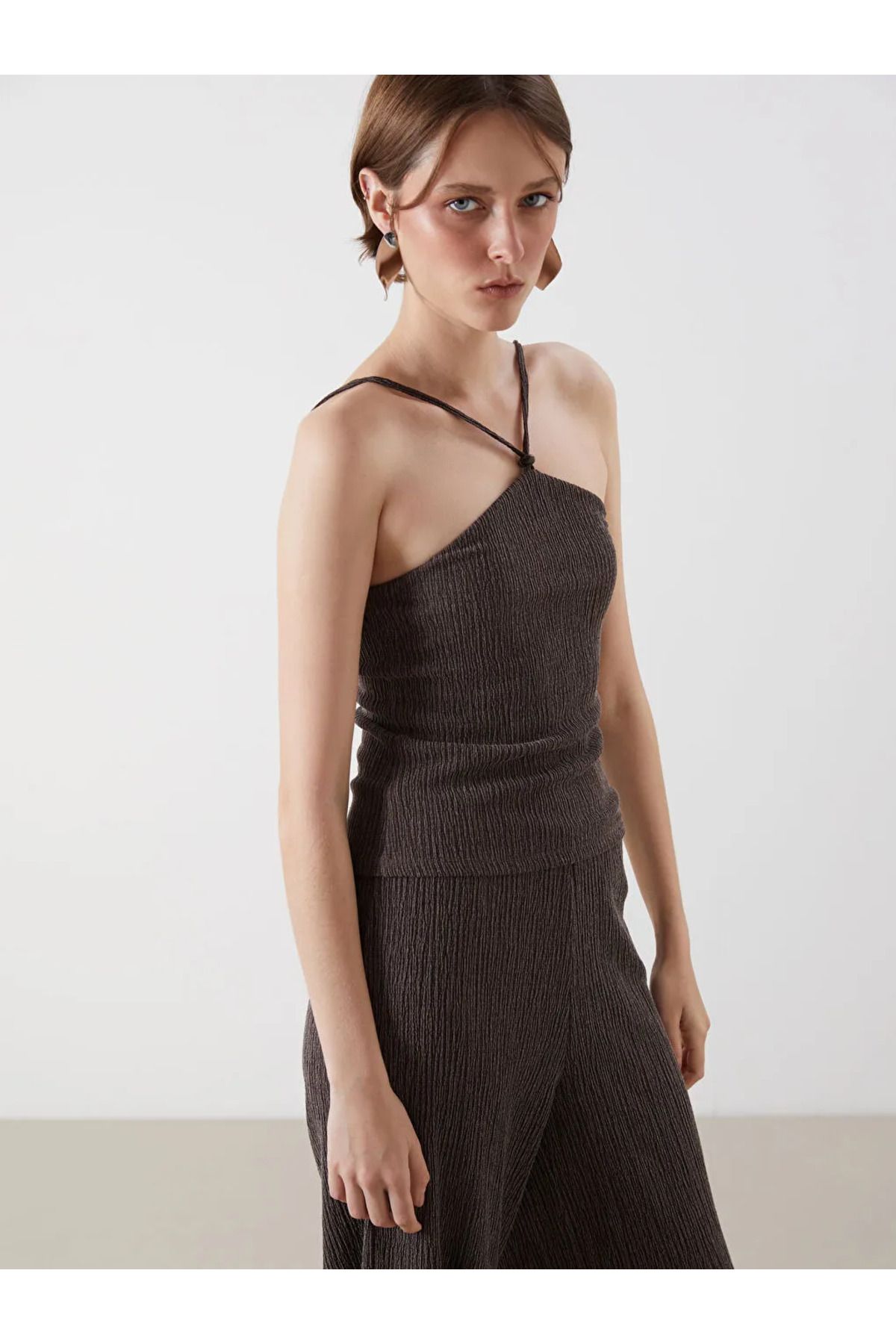 LC Waikiki LCW Vision Kahverengi Halter Yaka Dokulu Askılı Bluz