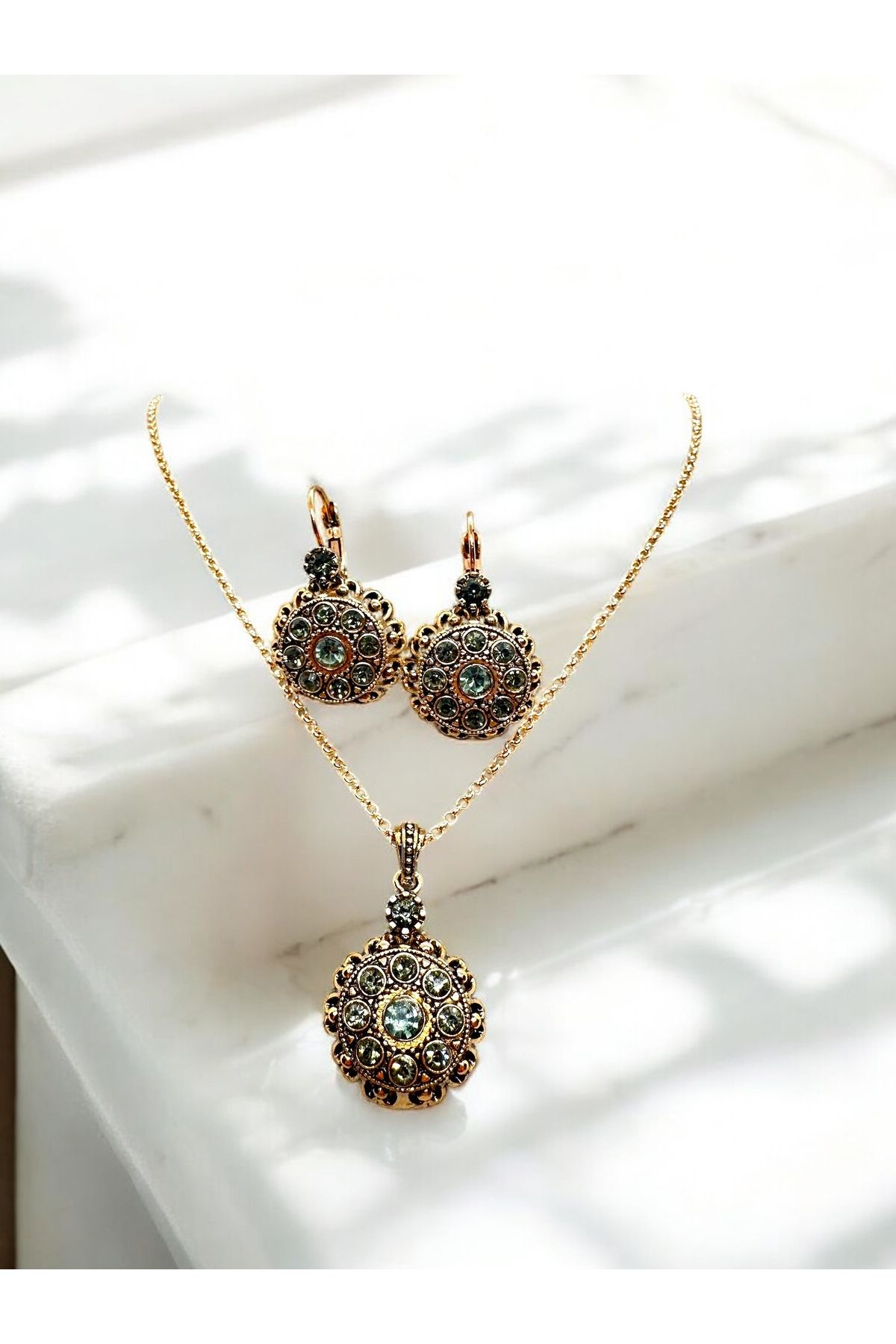 FUYA JEWELLERY Elmas Montür Çiçek Motif Kolye, Küpe Set