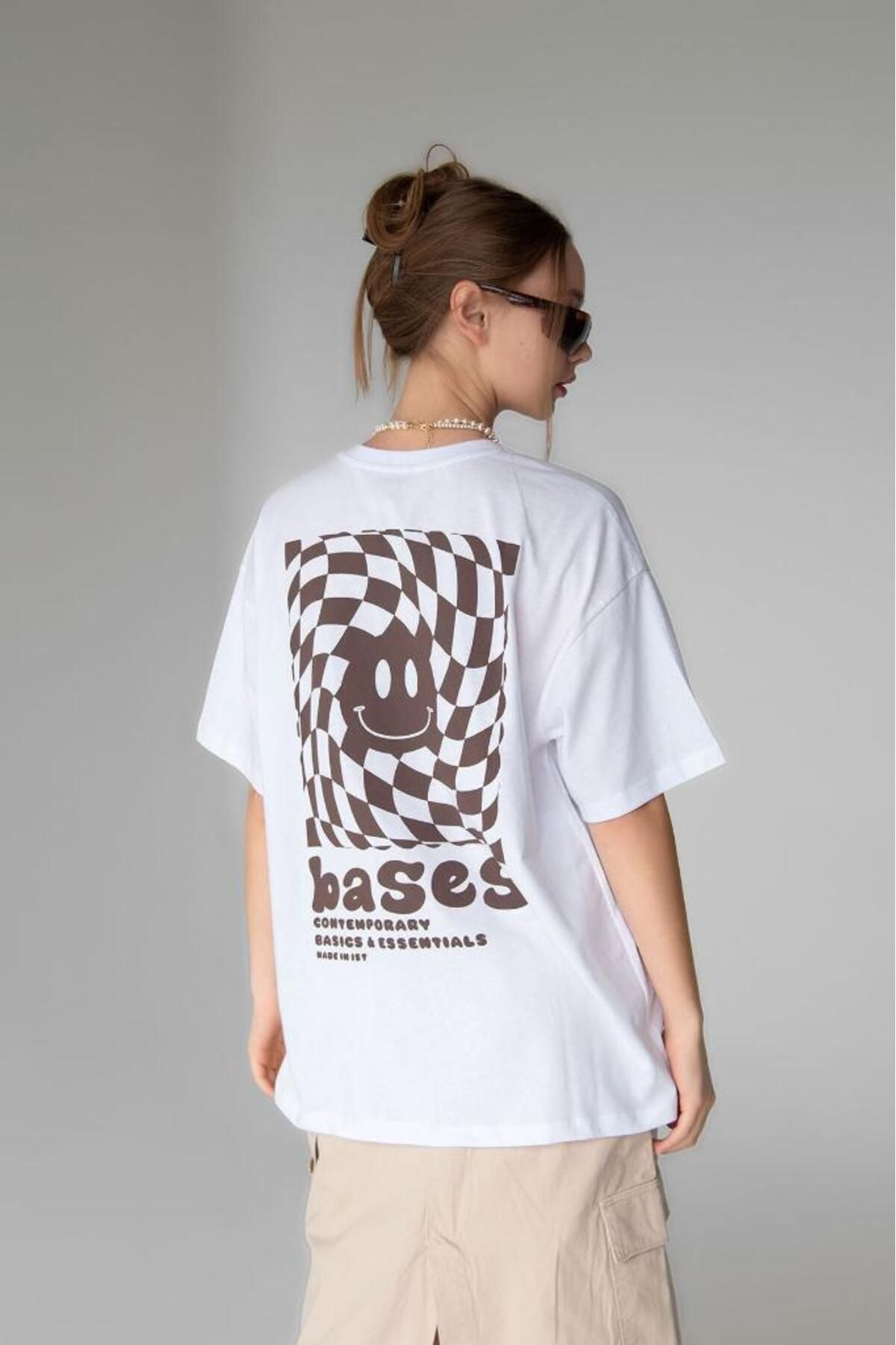 bases. Kadın Sırt Baskılı Bisiklet Yaka Oversize T-shirt