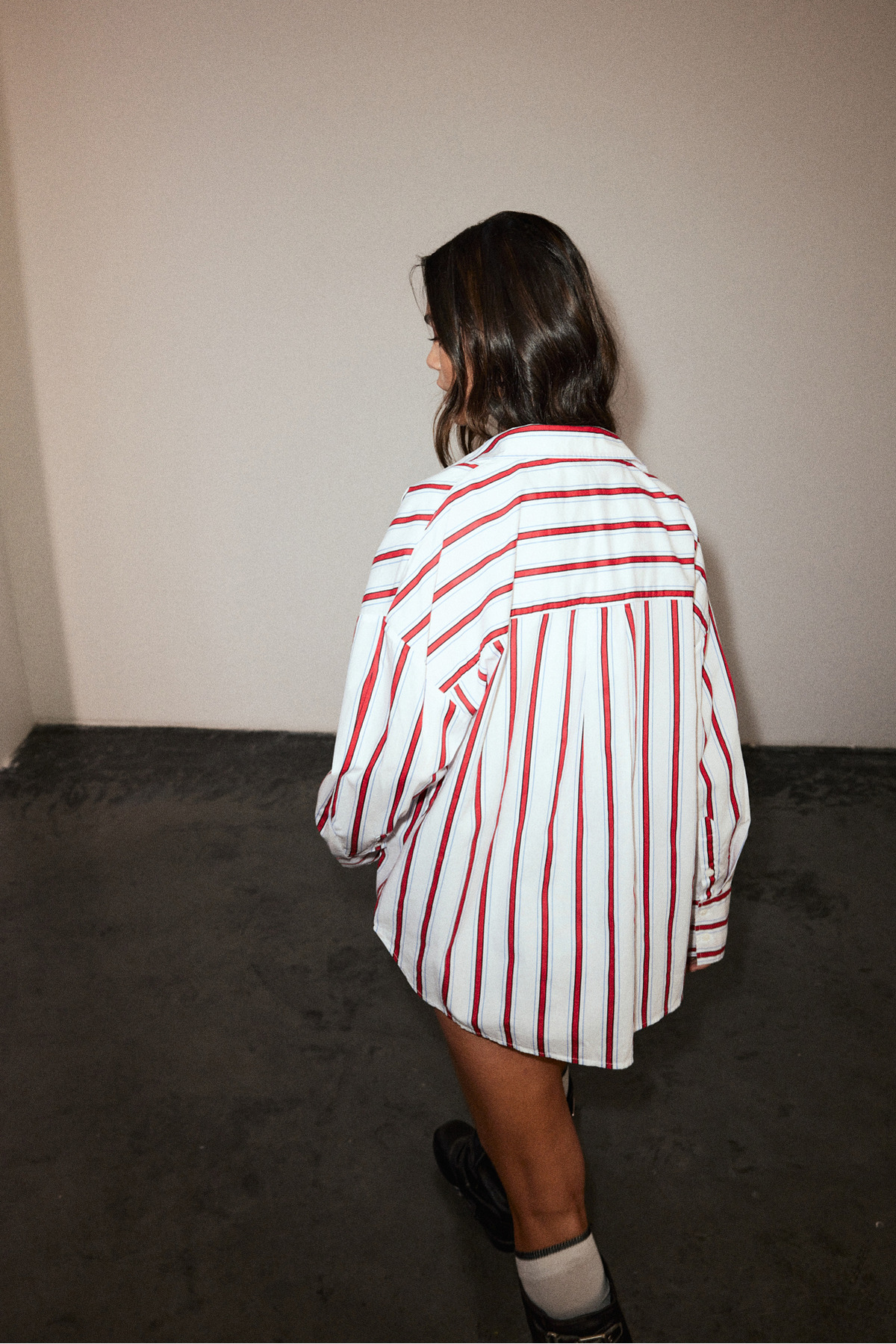 bases.  Oversize Çizgili Poplin Gömlek - Görsel 7