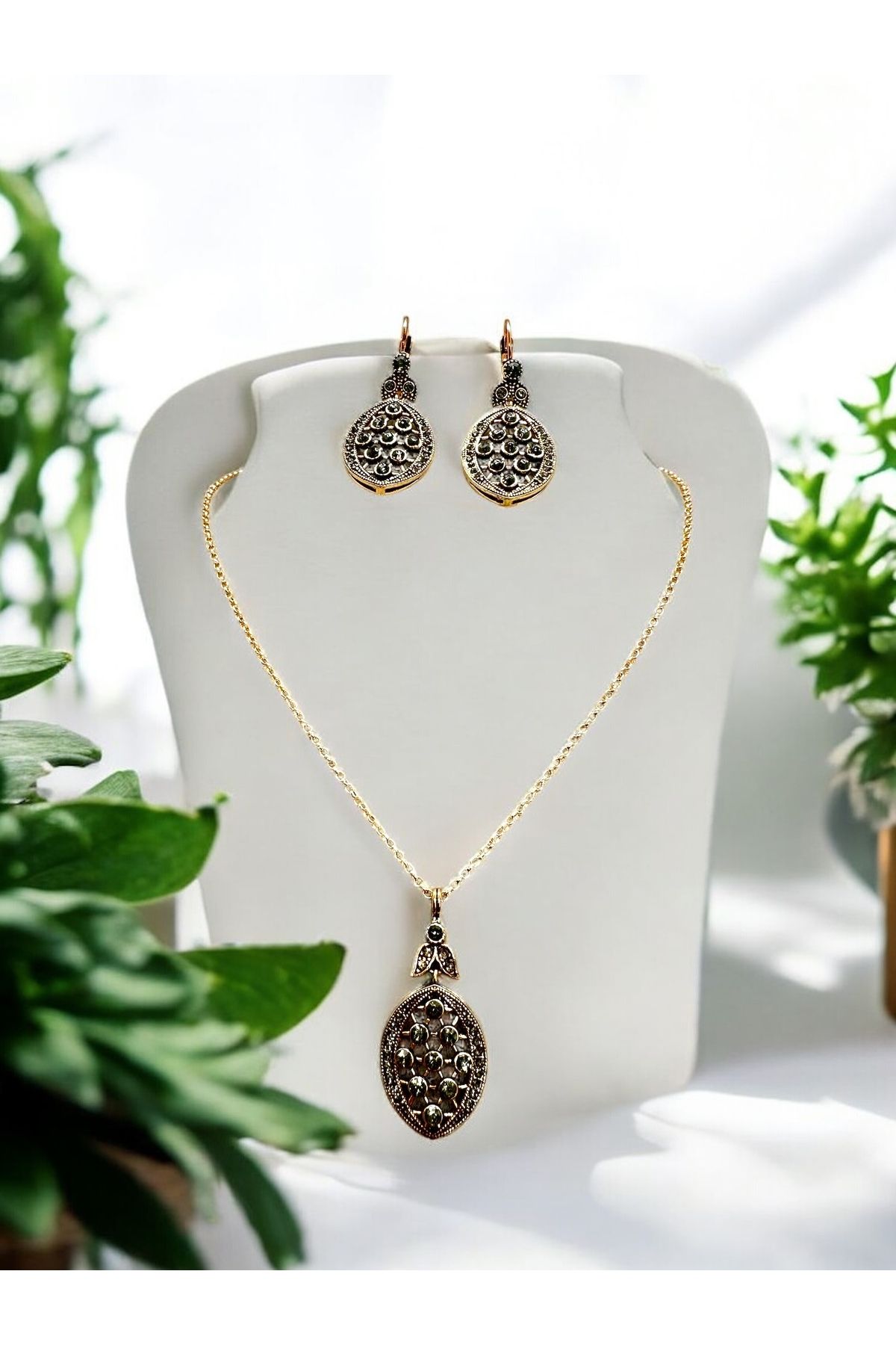 FUYA JEWELLERY Taşlı Oval Kolye, Küpe Set