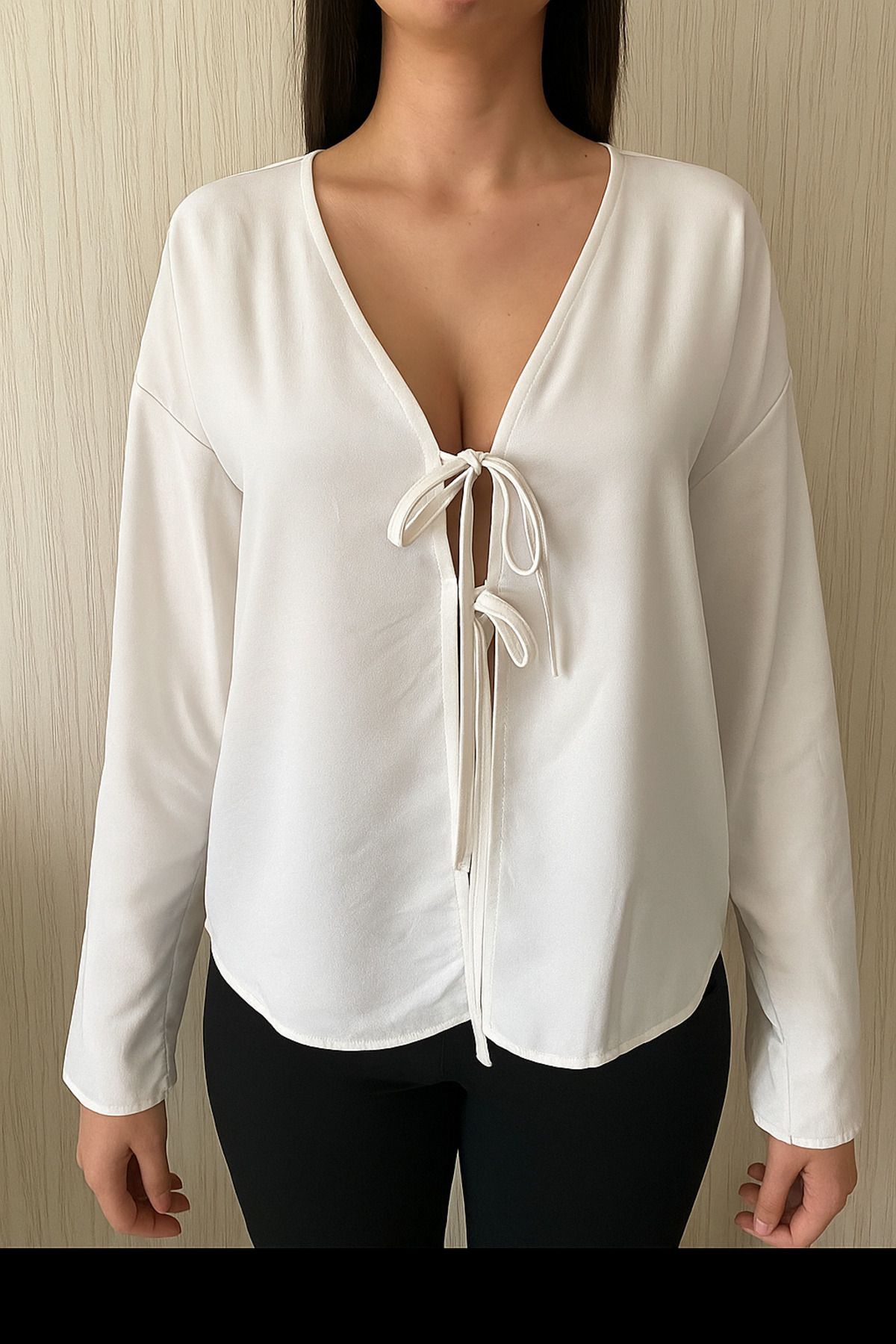 Petek Collection Önü bağlamalı bluz,hırka kırık beyaz