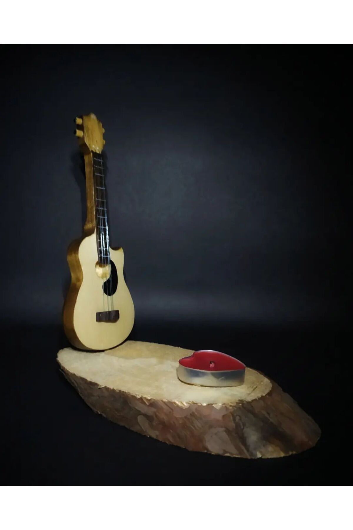 Saatistan El yapımı minyatür gitar mumluk, kahverengi, 19 cm, masaüstü dekor ve hediye