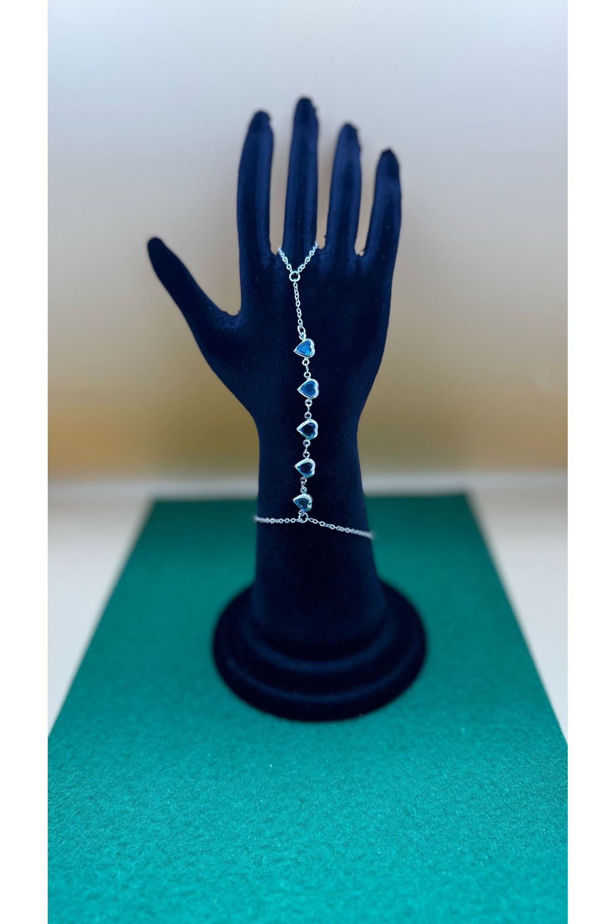 Gül Accessory Gümüş Renk Kalpli Özel Tasarım Şahmeran