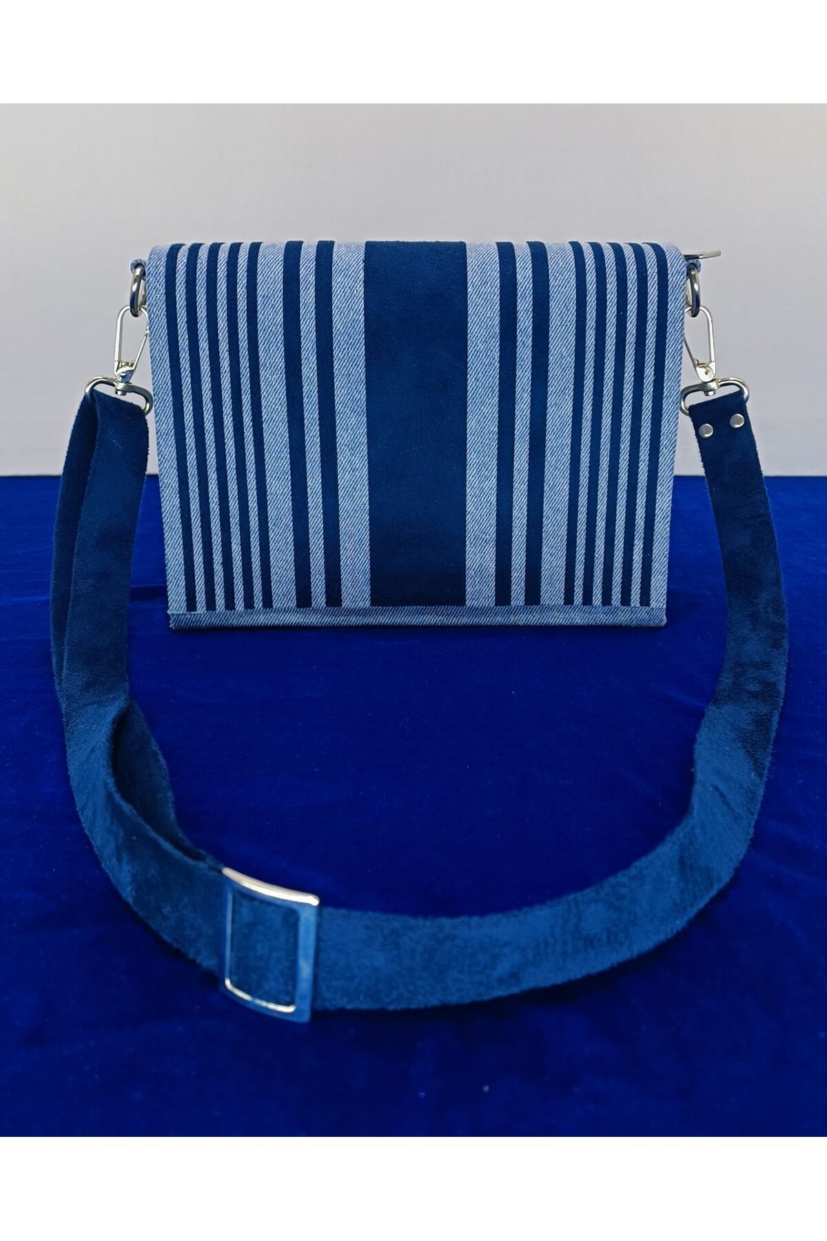 Sequoia Bags DENİM ÇANTA Süet Lazer Kesim Yapıştırmalı Kapaklı Denim Çanta SUETKPK105 Model