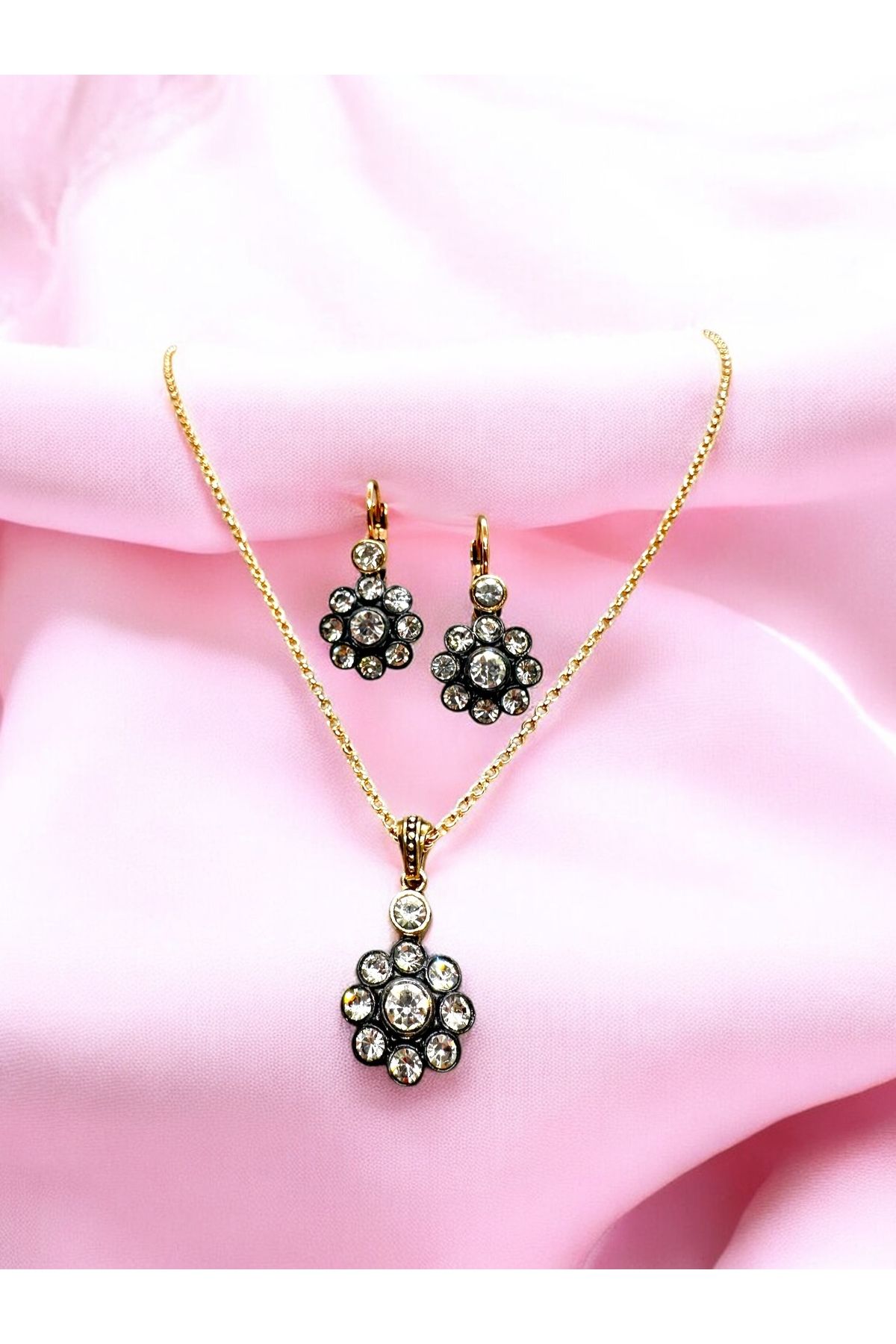 FUYA JEWELLERY Elmas Montür Çiçek Motif Kolye, Küpe Set