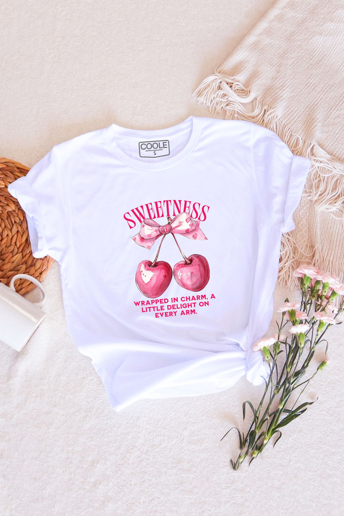 COOLE Kurdele ve Kiraz Baskılı Regular Rahat Kalıp Kadın T-Shirt