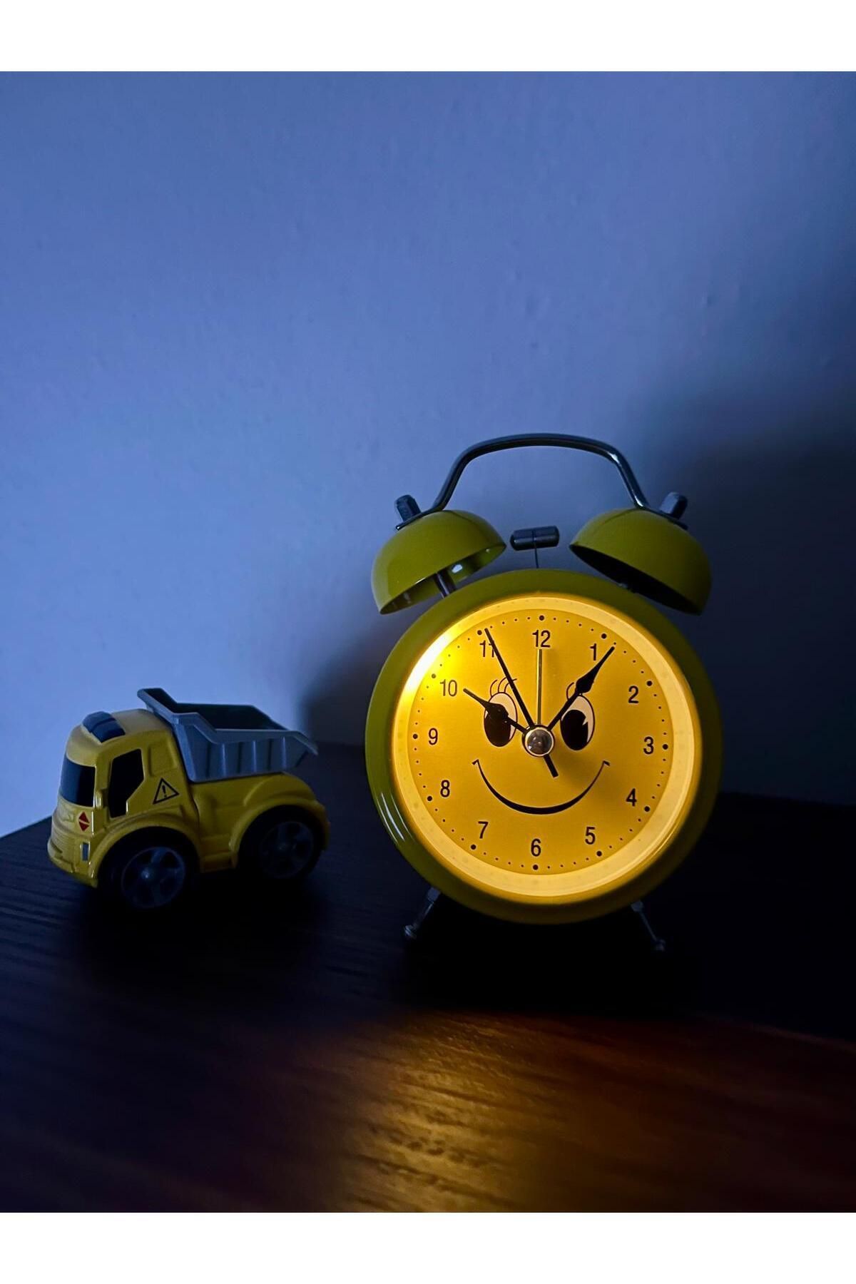 Saatistan Renkli LED Işıklı Metal Çalar Saat, Modern ve Şık Tasarım