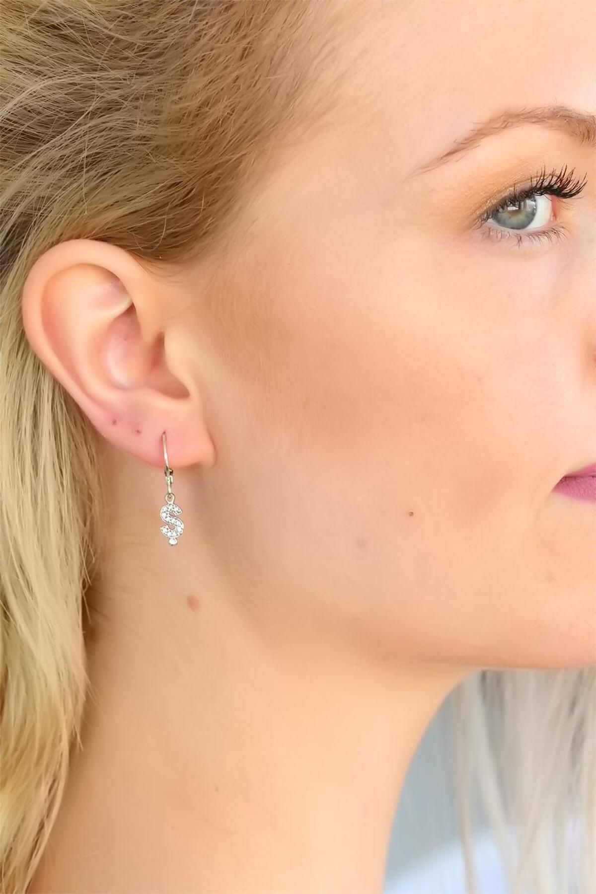 AfraBeauty 925 Ayar Paslanmaz Çelik Ş Harf Küpe