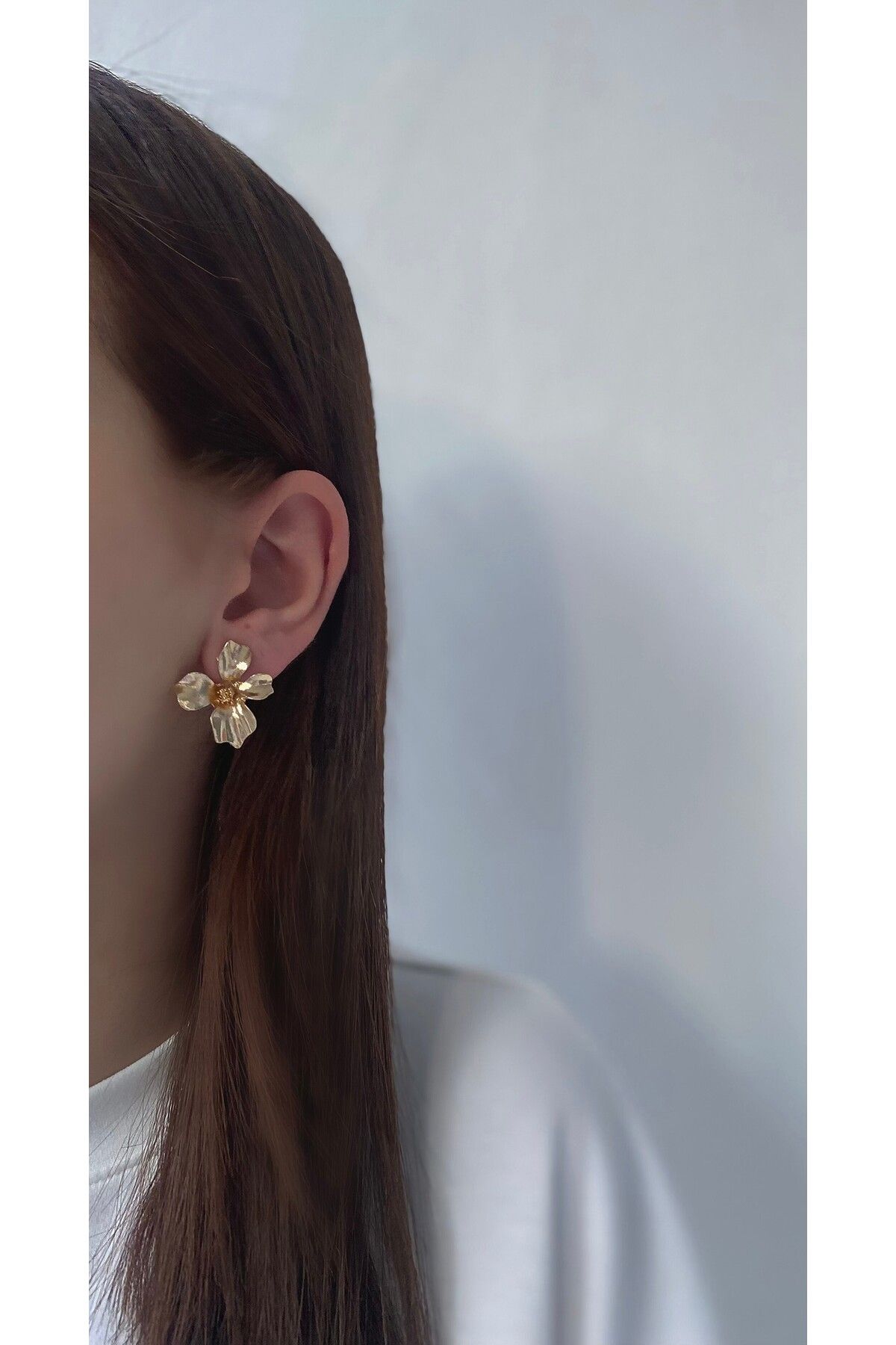 Bijoura Studio Mini Çiçek Gold Renk Küpe