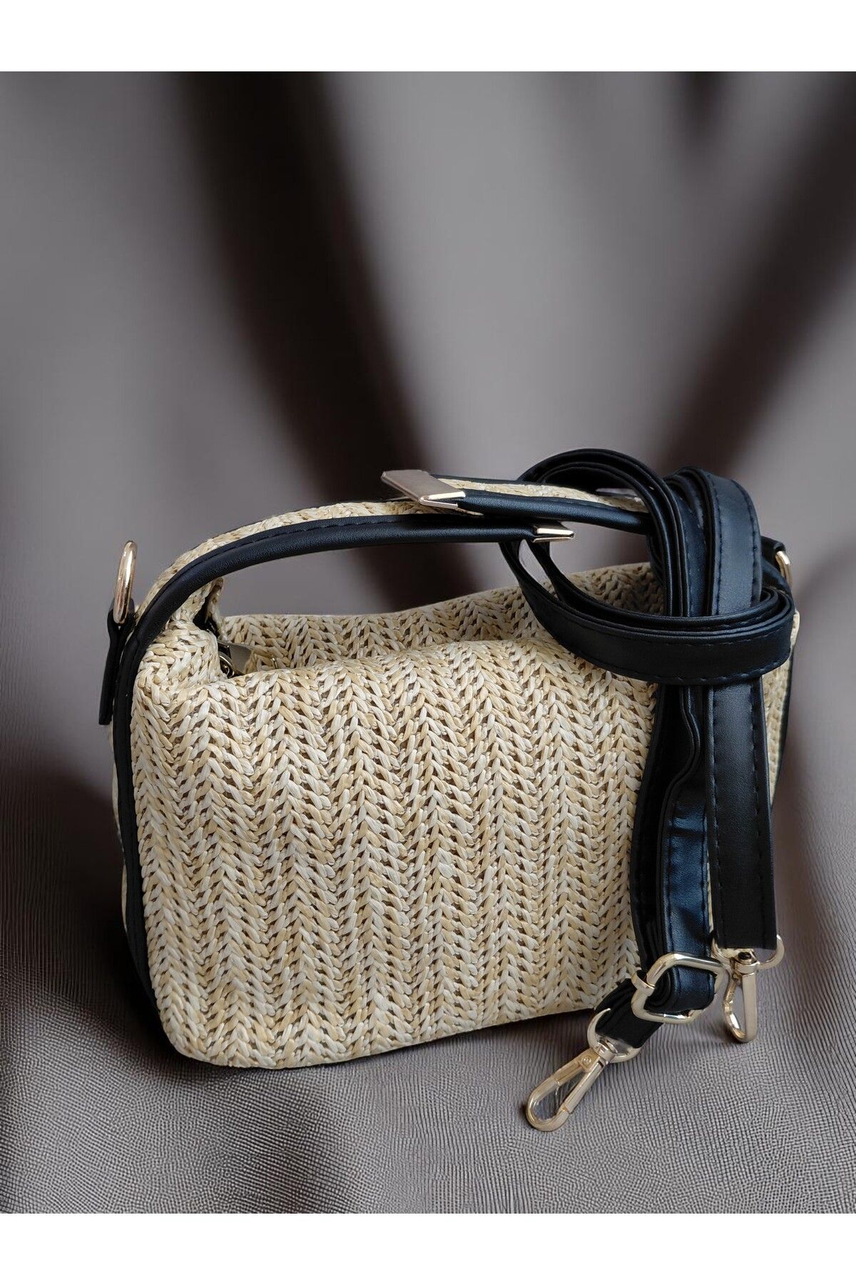 TUBAG SHOP HASIR DERİ ŞERİTLİ FERMUARLI ÜST ÇIT ÇIT DETAYLI KADIN EL VE OMUZ ÇANTASI
