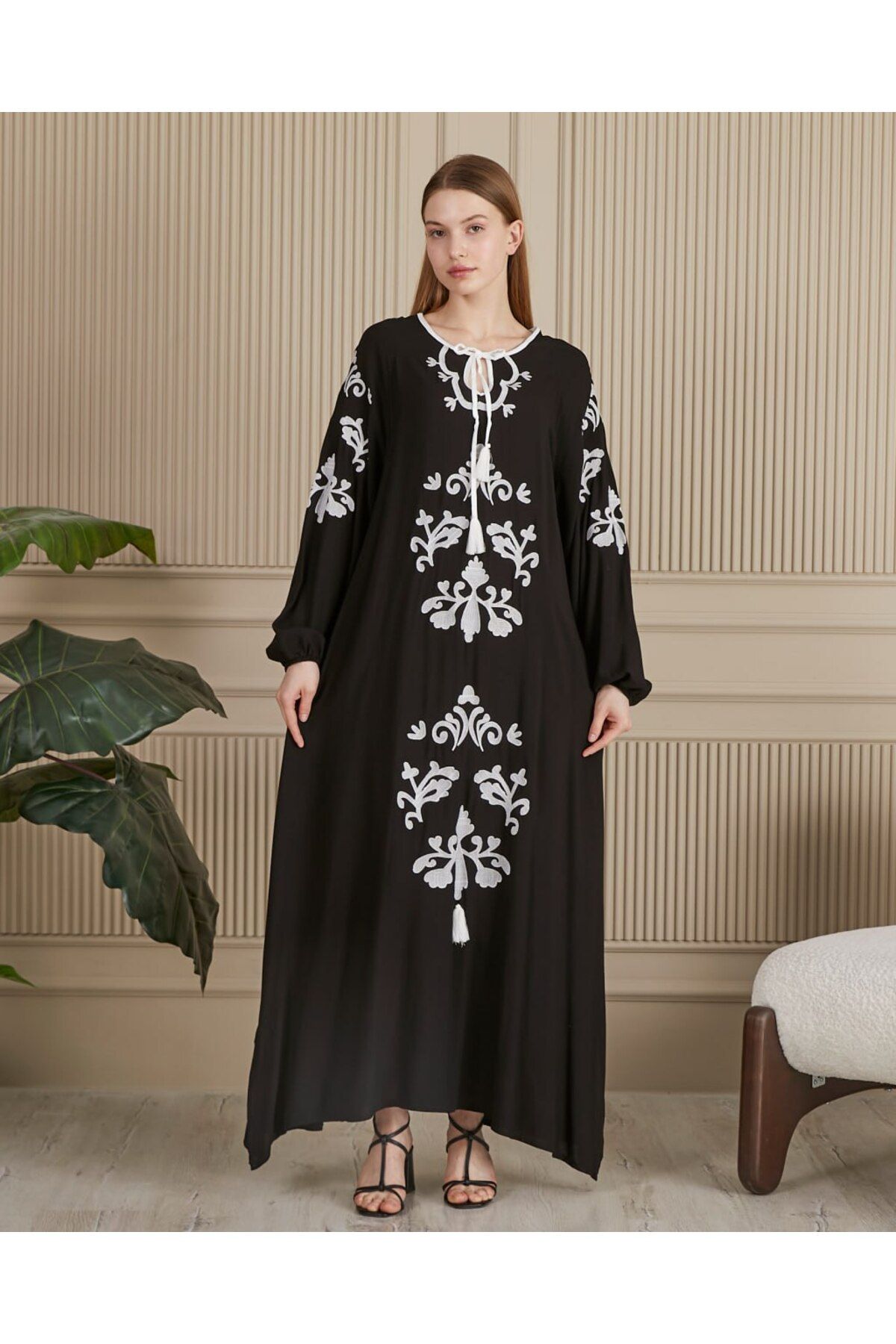 MERVIS BUTIK İŞLEMELİ PAMUKLU VİSKON KUMAŞ ELBİSE