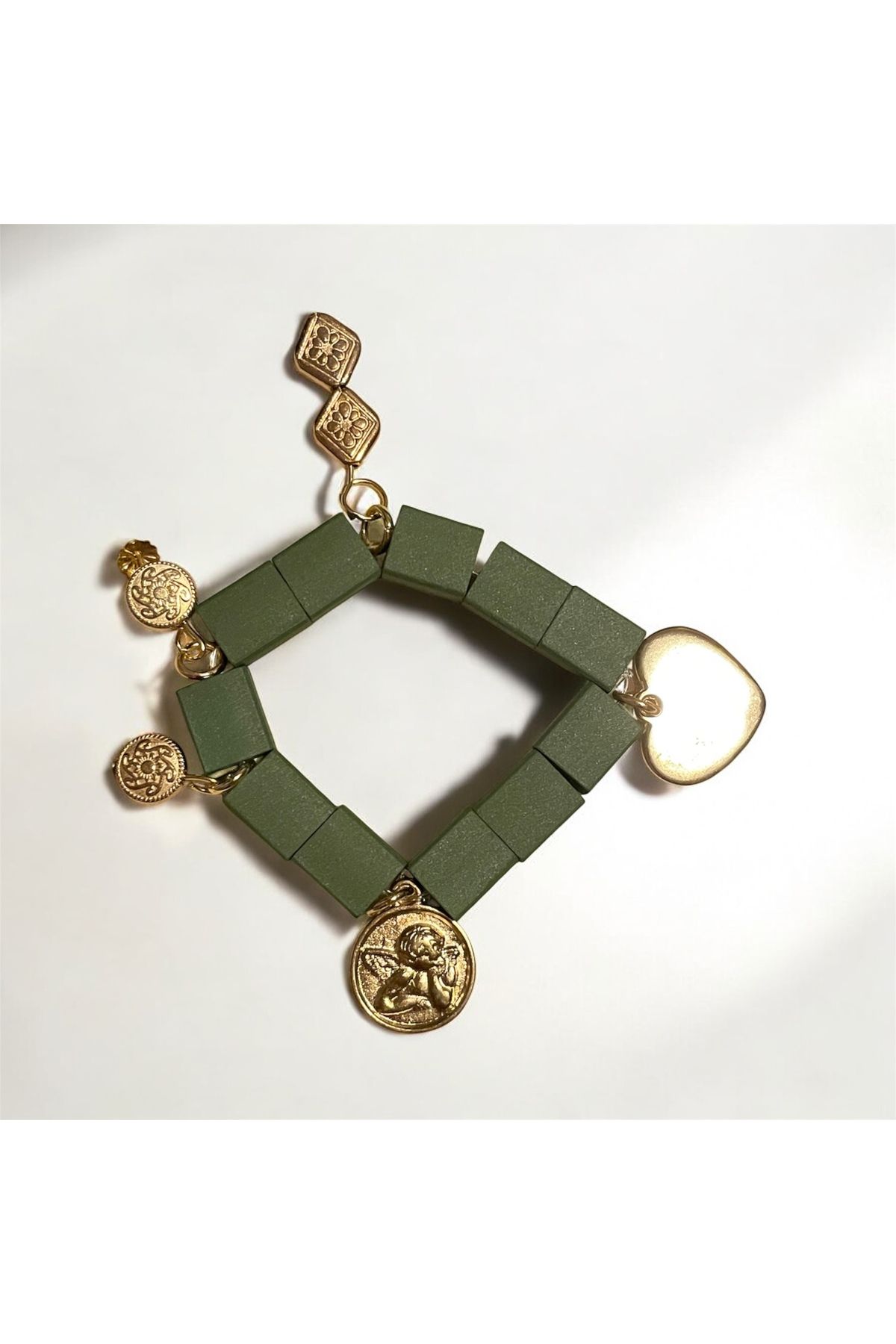 not cool. • Charm of Jade • Pirinç Kaplama Charm Detaylı Orijinal Kesme Yeşim Taşlı Bileklik