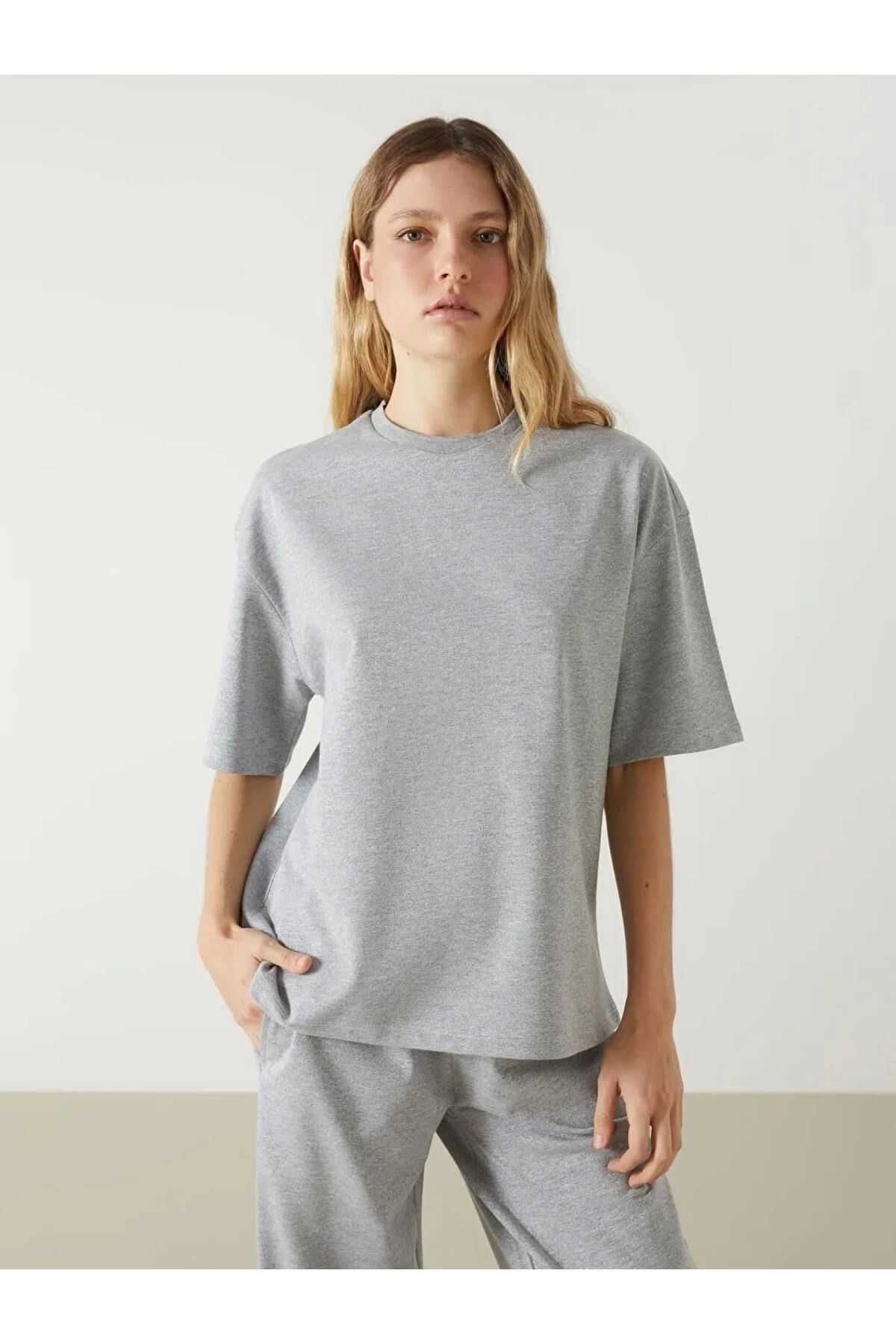 LC Waikiki LCWAIKIKI Vision Gri Bisiklet Yaka Oversize Kadın Tişört